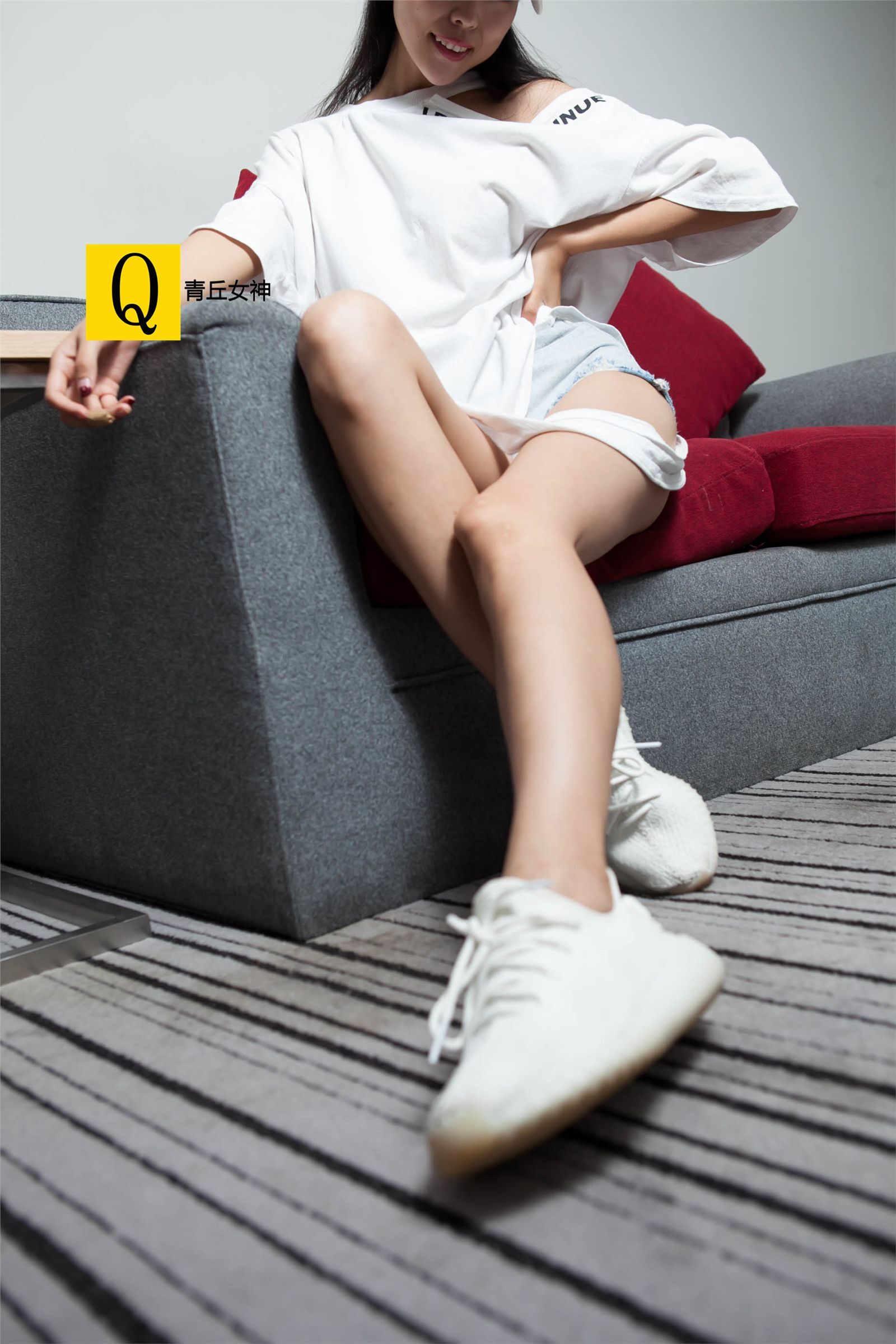 青丘女神丝袜美腿系列写真5