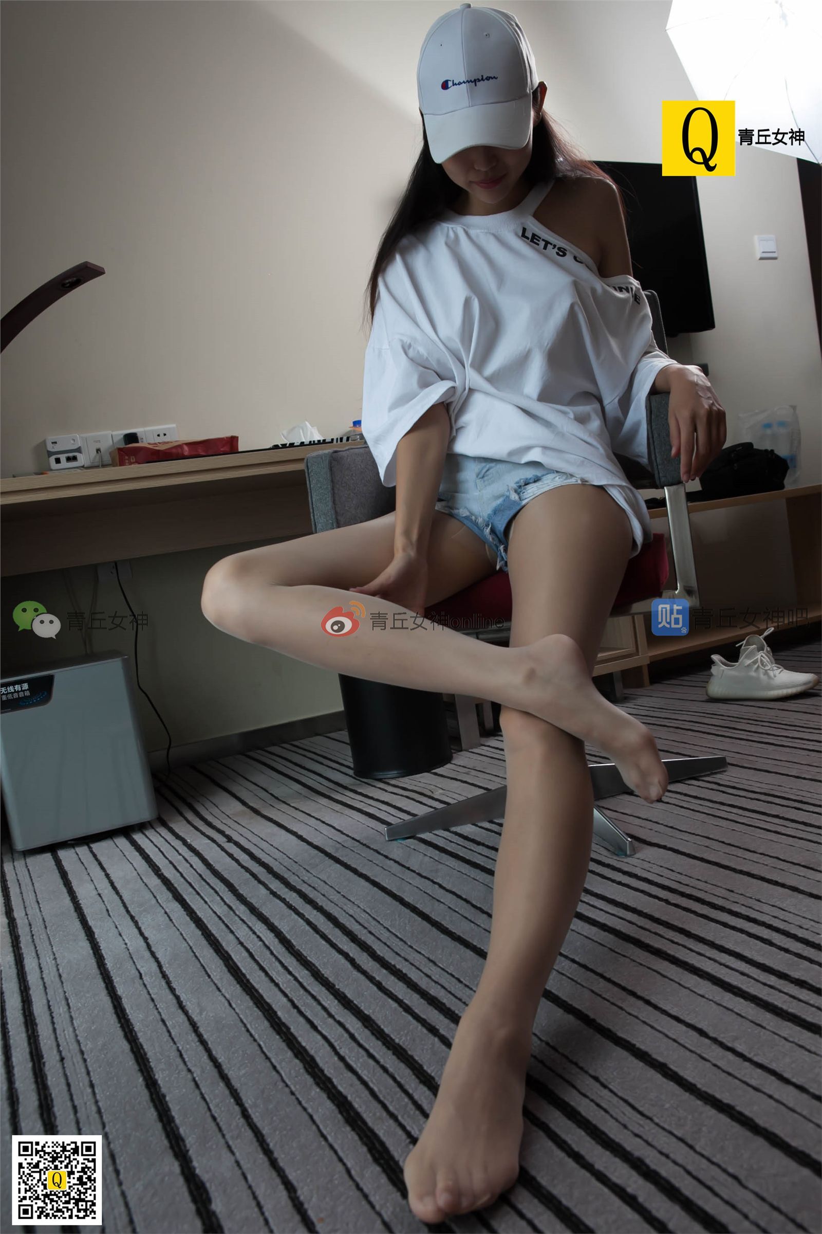 青丘女神丝袜美腿系列写真6