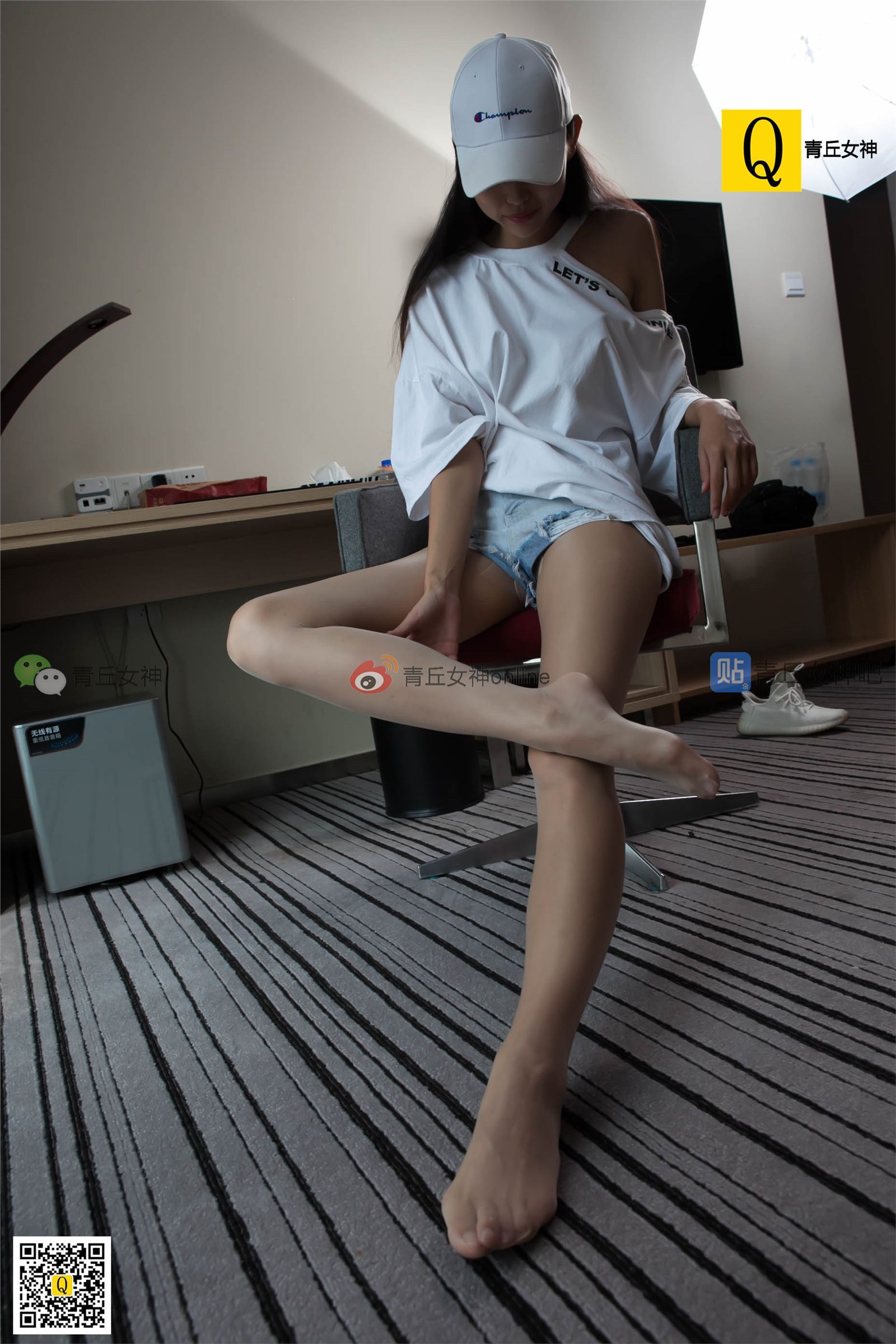 青丘女神丝袜美腿系列写真6