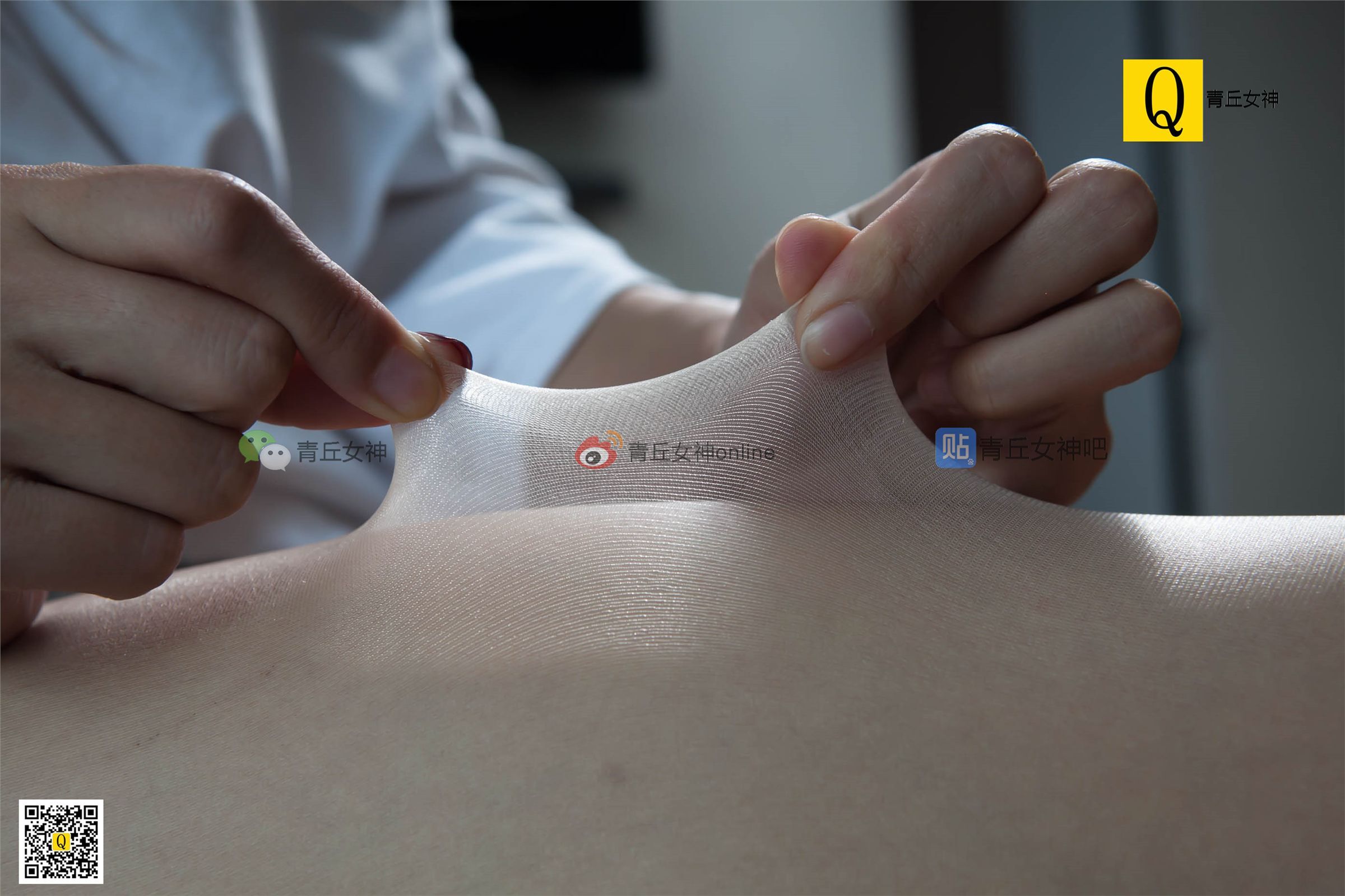 青丘女神丝袜美腿系列写真6