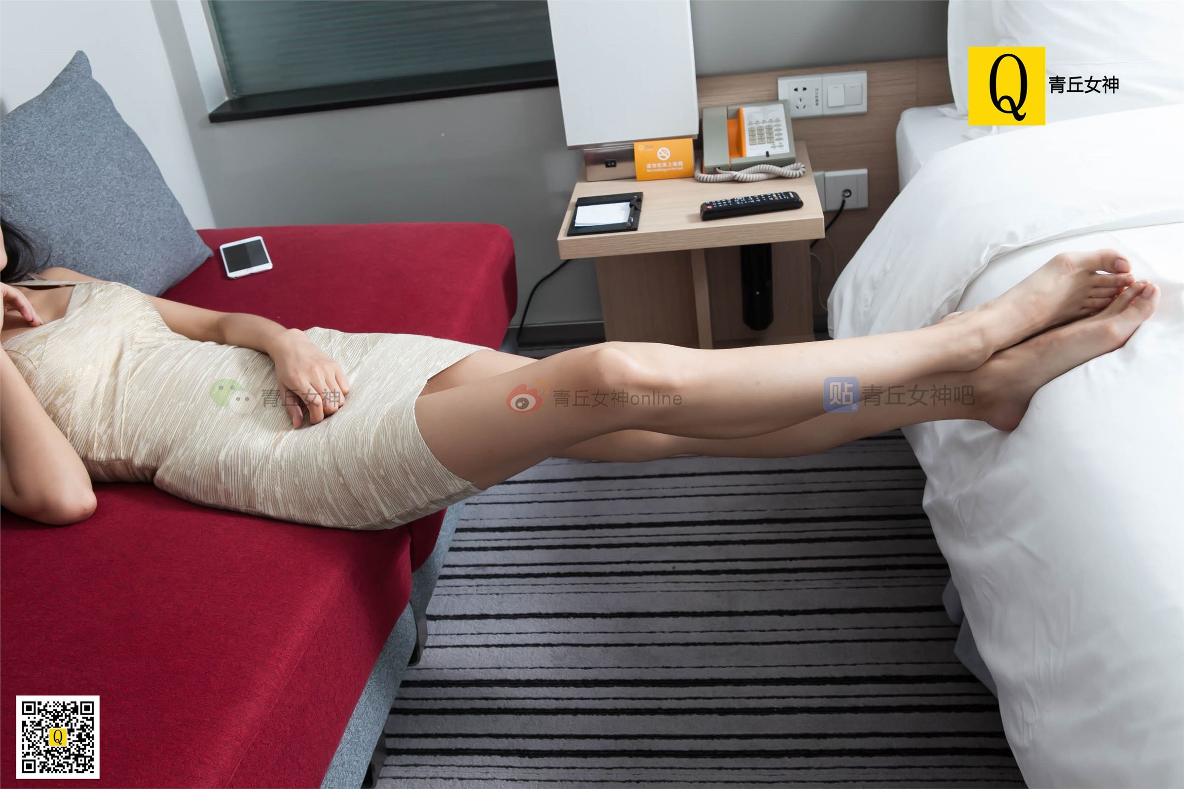 青丘女神丝袜美腿系列写真7