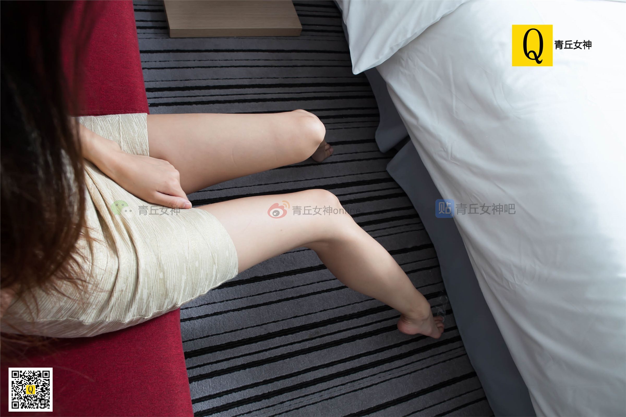 青丘女神丝袜美腿系列写真7