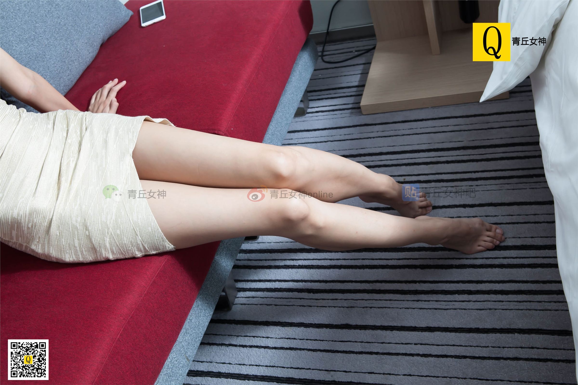 青丘女神丝袜美腿系列写真7