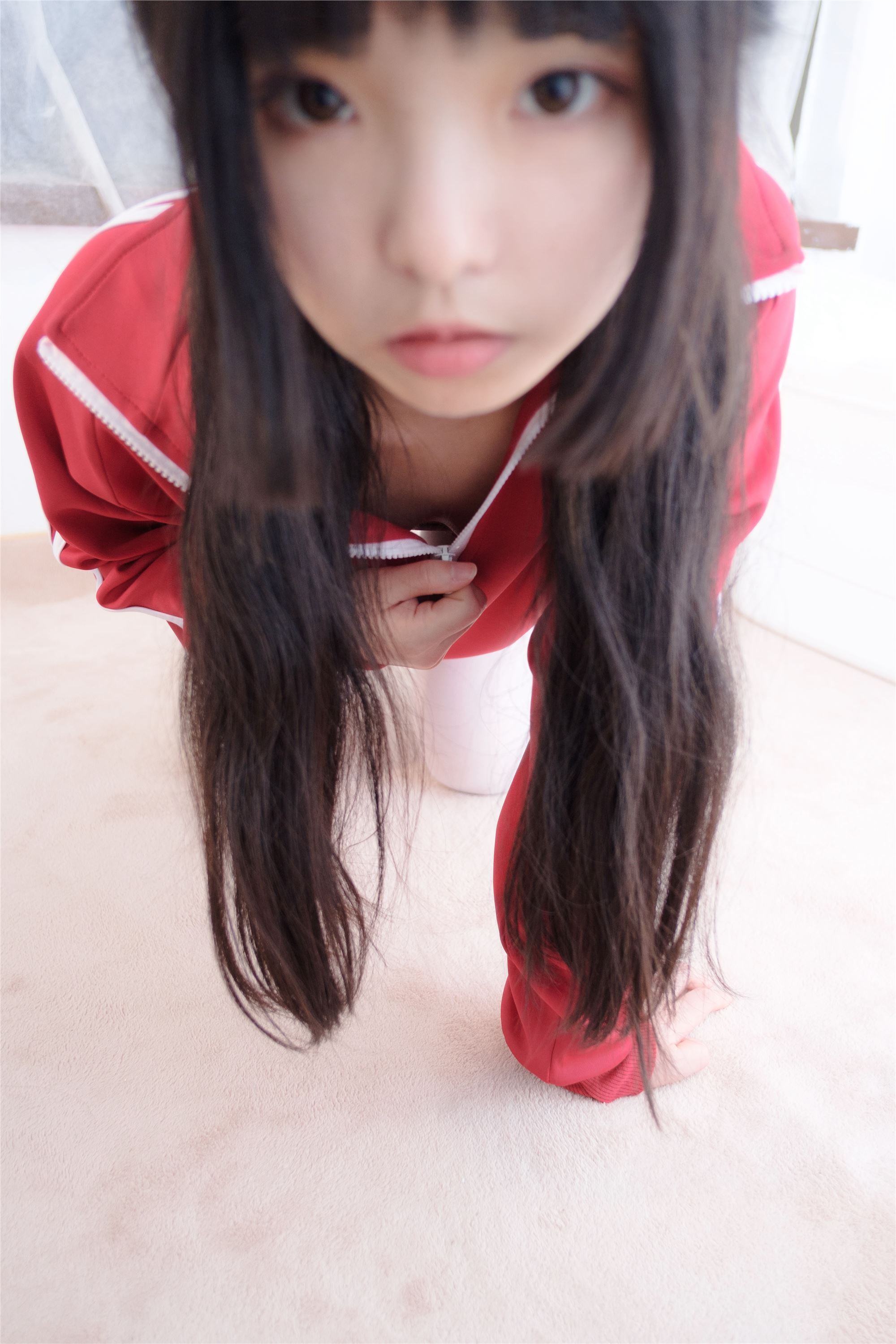 [森萝财团]萝莉丝足写真 ALPHA-002 白丝红衣死库水