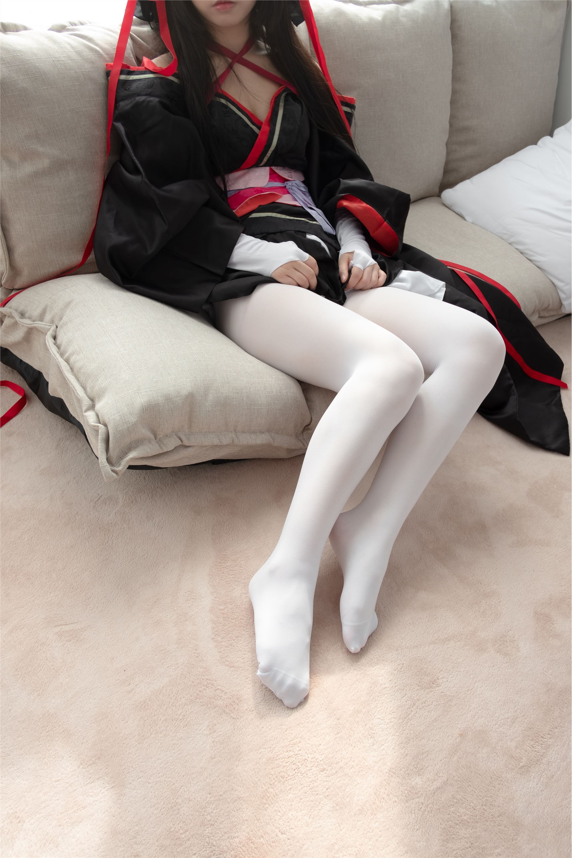 [森萝财团]萝莉丝足写真 ALPHA-004