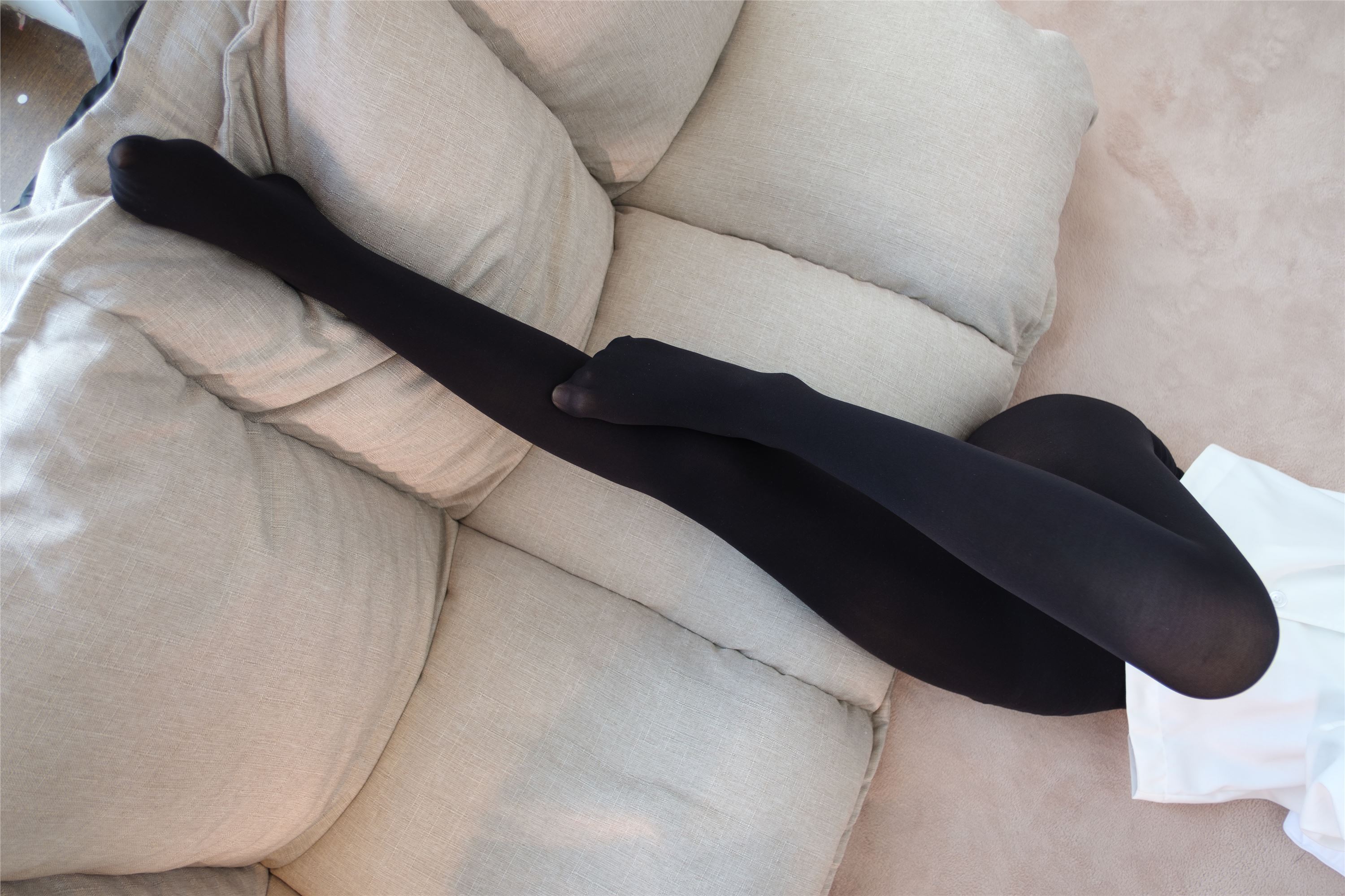 [森萝财团]萝莉丝足写真 ALPHA-005