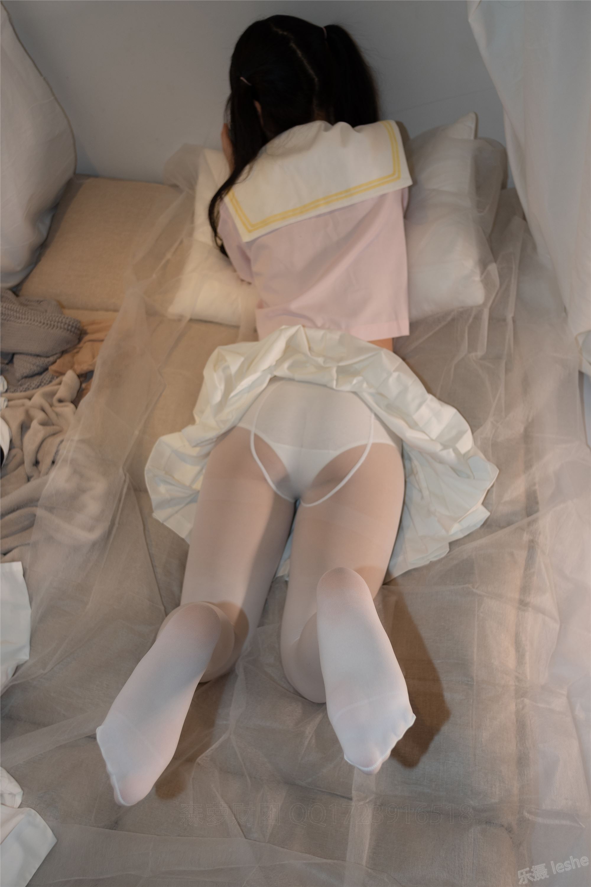 [森萝财团]萝莉丝足写真 ALPHA-012 酒店粉红女孩SM白丝