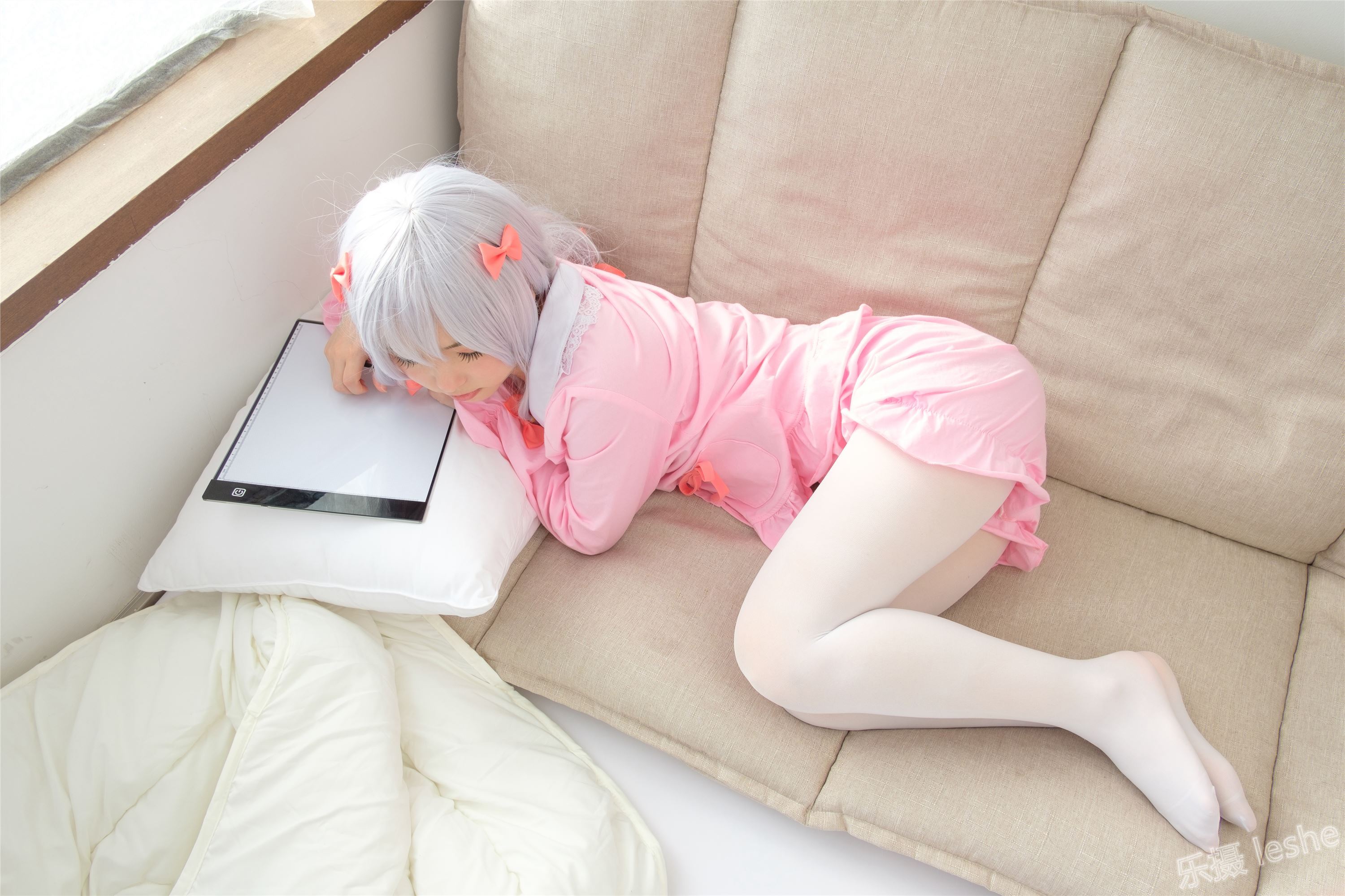 [森萝财团]萝莉丝足写真 ALPHA-015 白发魔女传