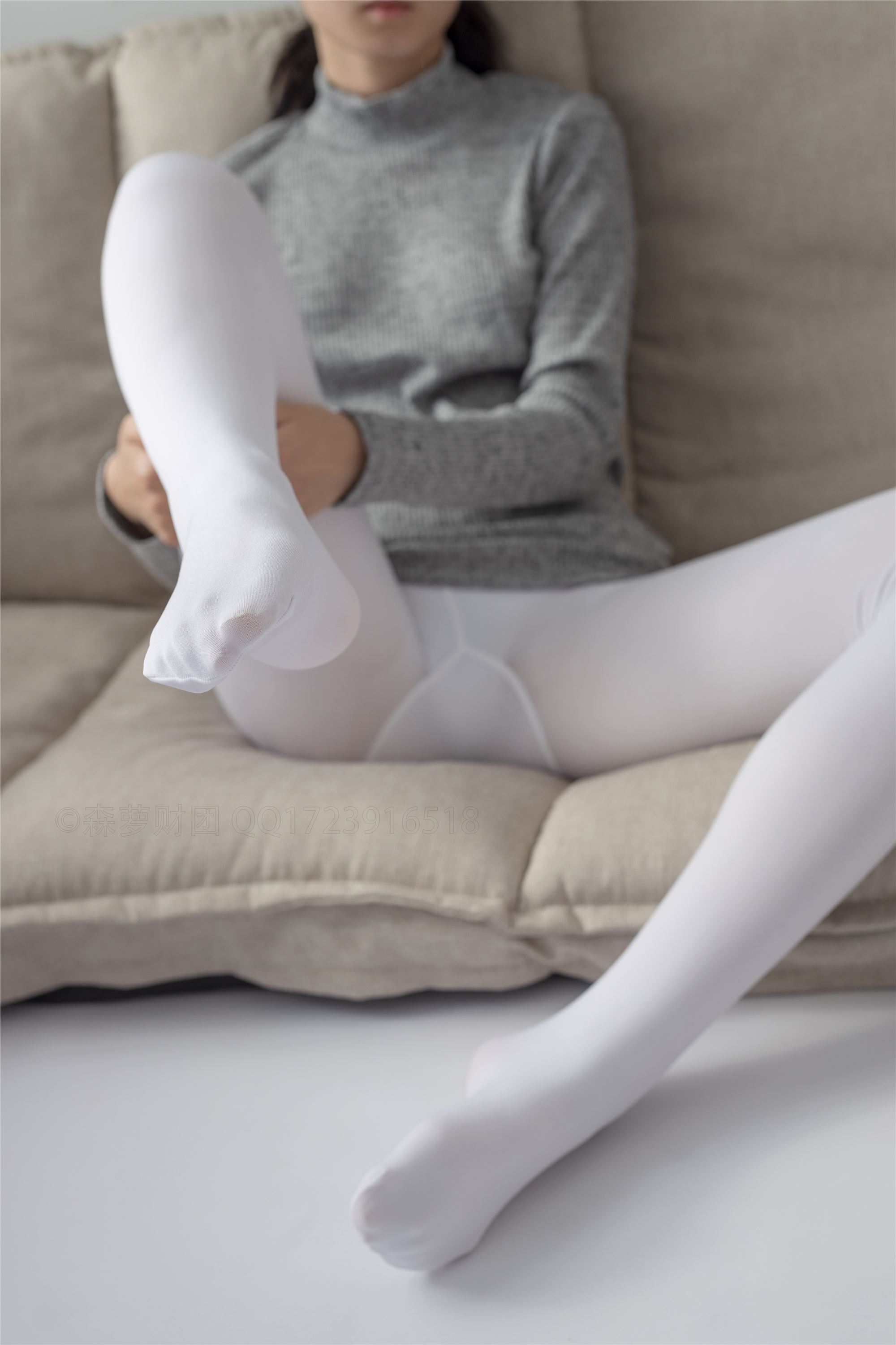 [森萝财团]萝莉丝足写真 ALPHA-016