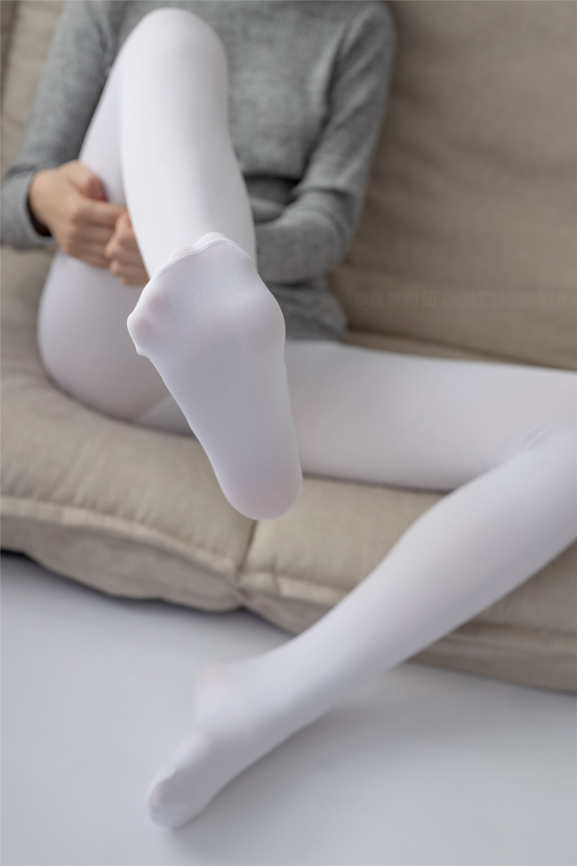 [森萝财团]萝莉丝足写真 ALPHA-016