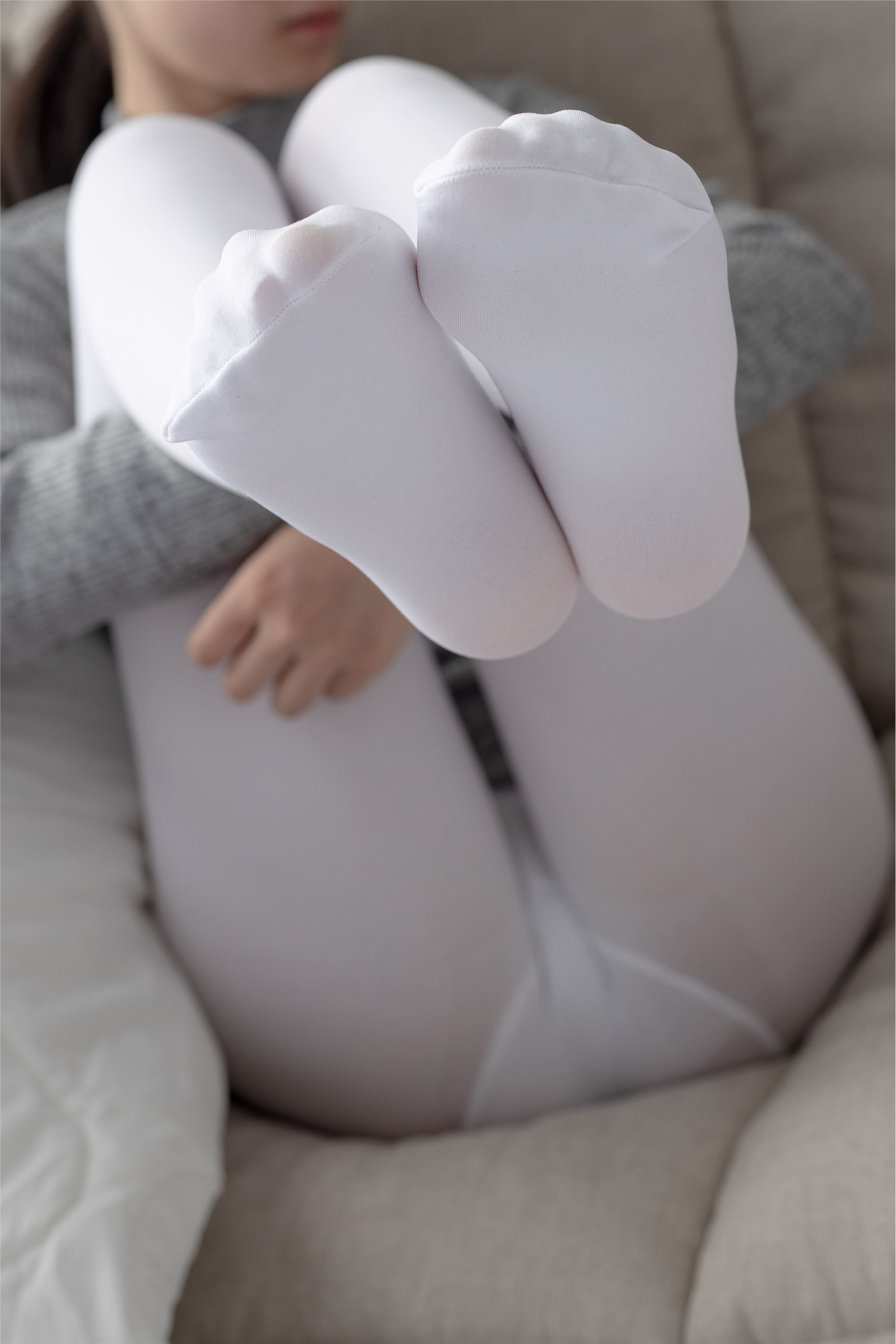 [森萝财团]萝莉丝足写真 ALPHA-016