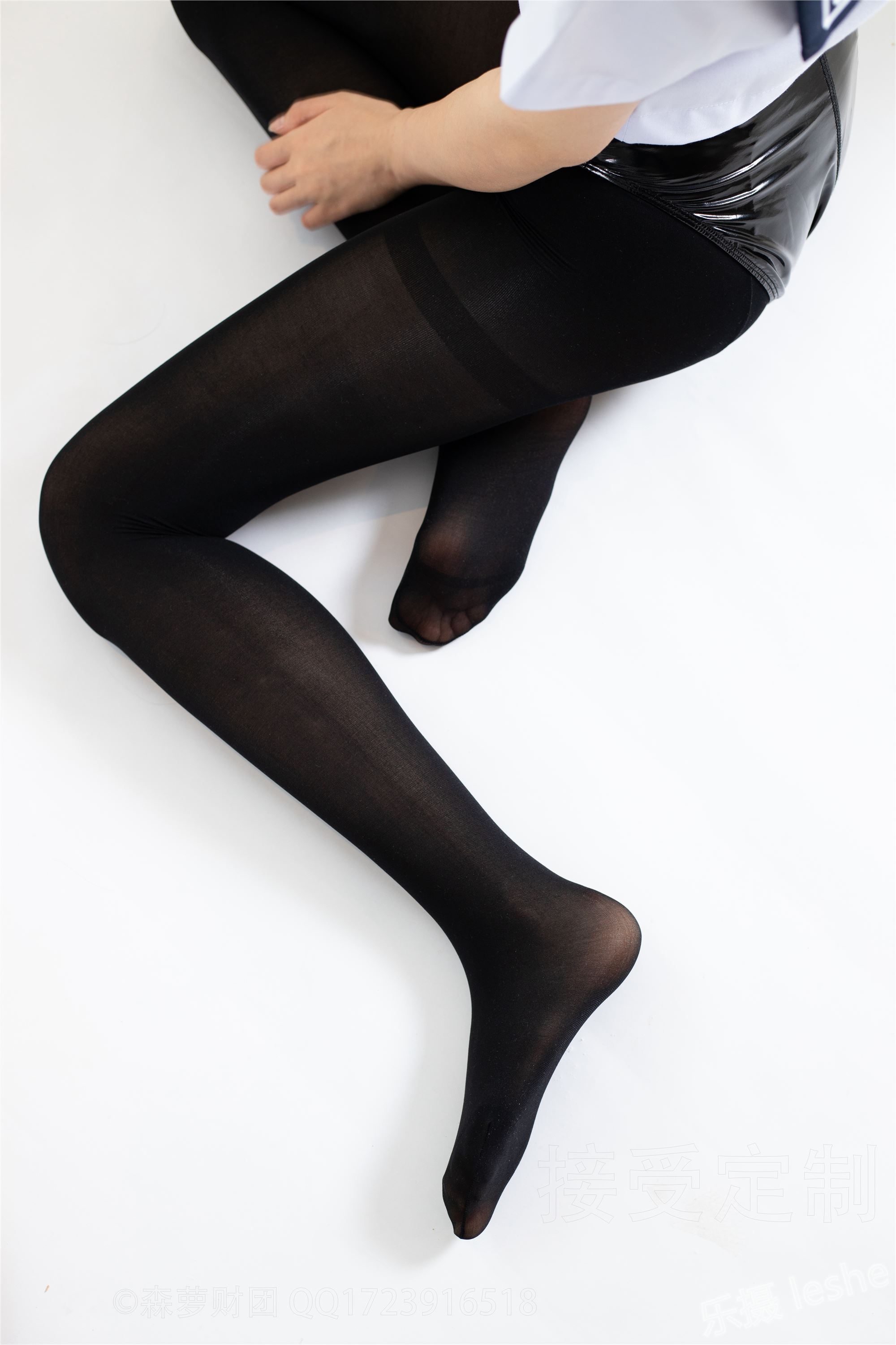 [森萝财团]萝莉丝足写真 ALPHA-017