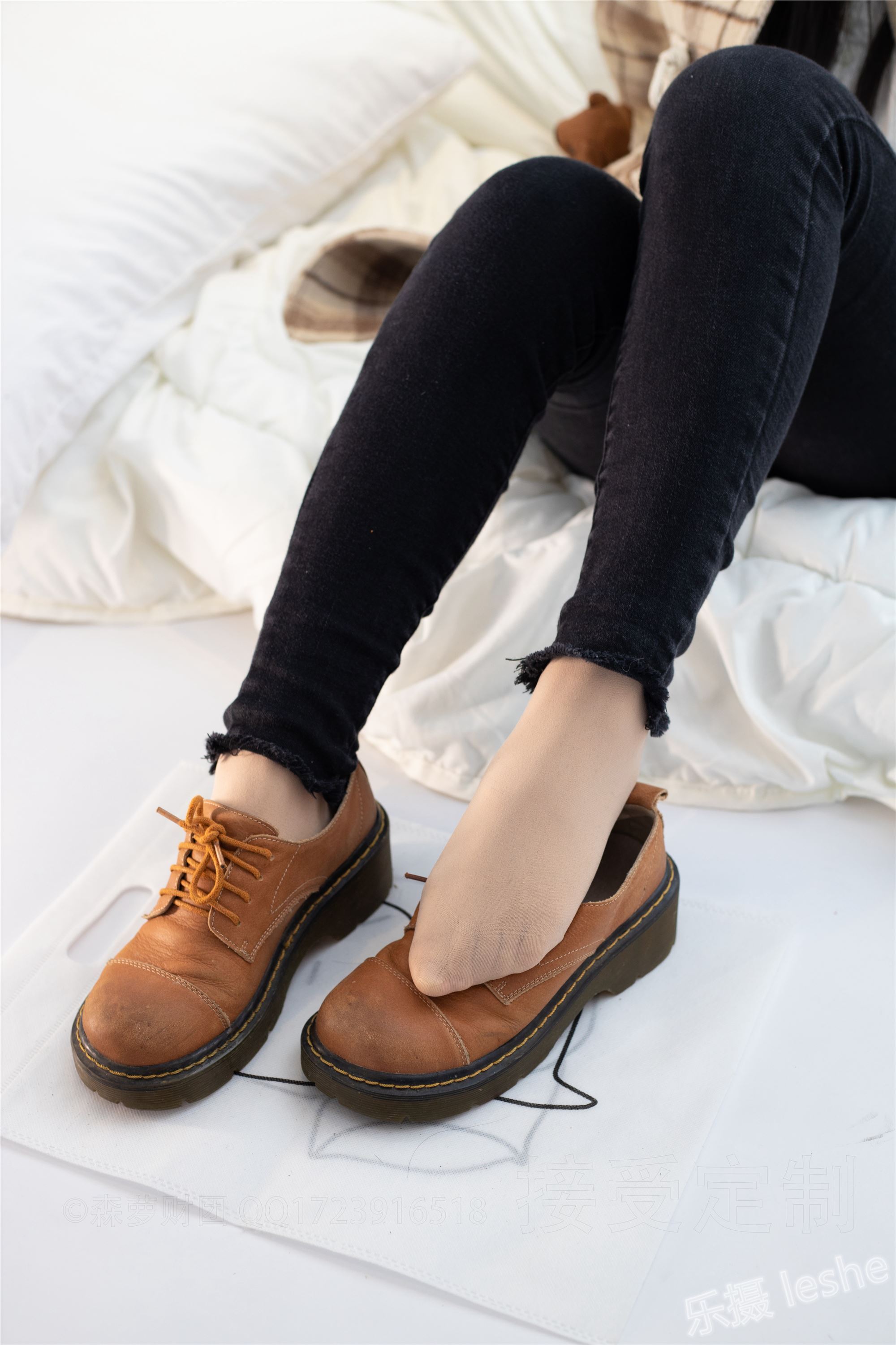 [森萝财团]萝莉丝足写真 ALPHA-018