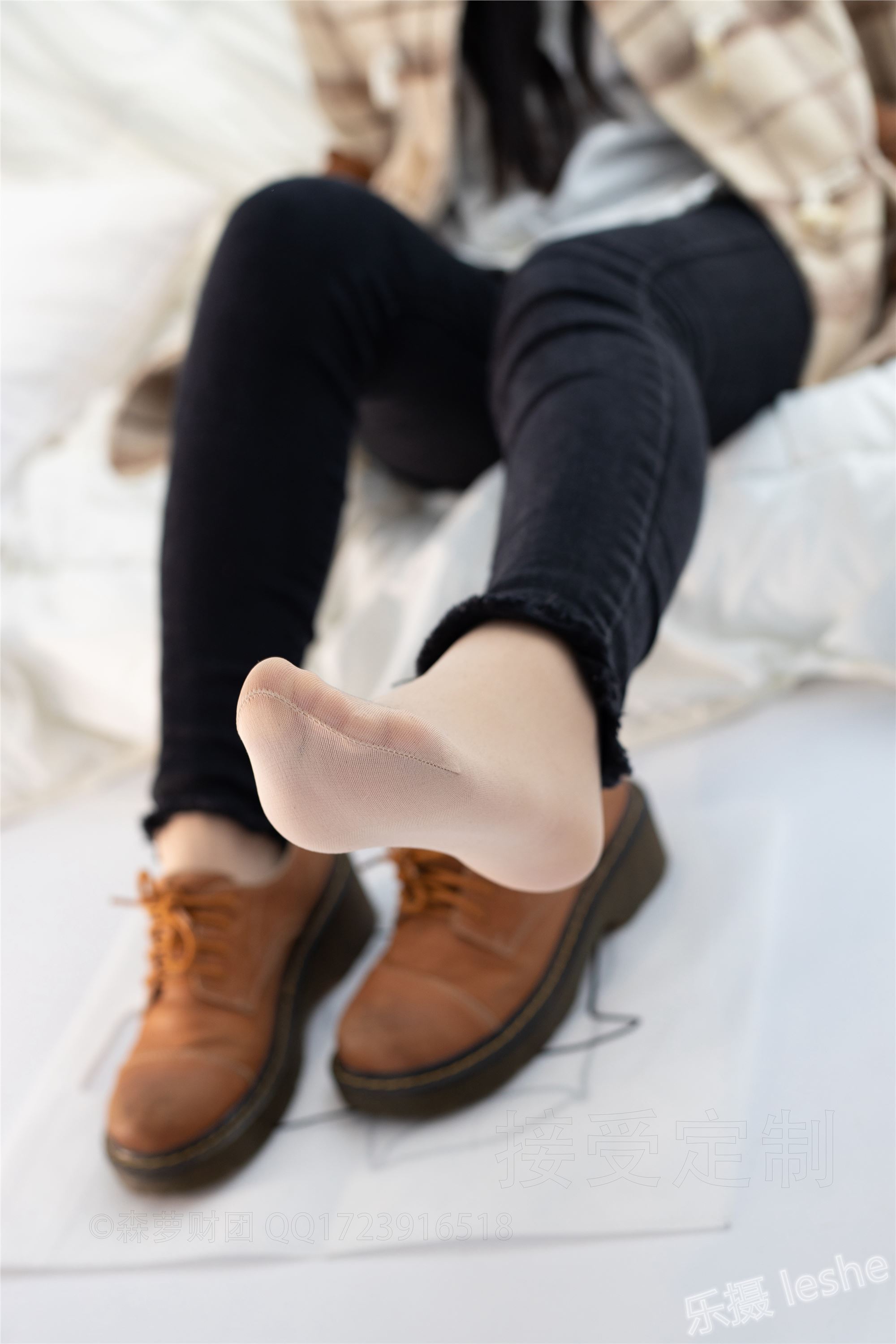 [森萝财团]萝莉丝足写真 ALPHA-018