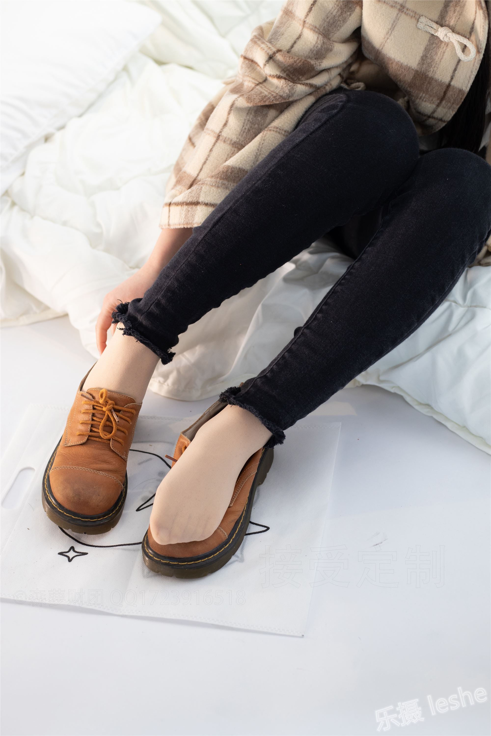 [森萝财团]萝莉丝足写真 ALPHA-018