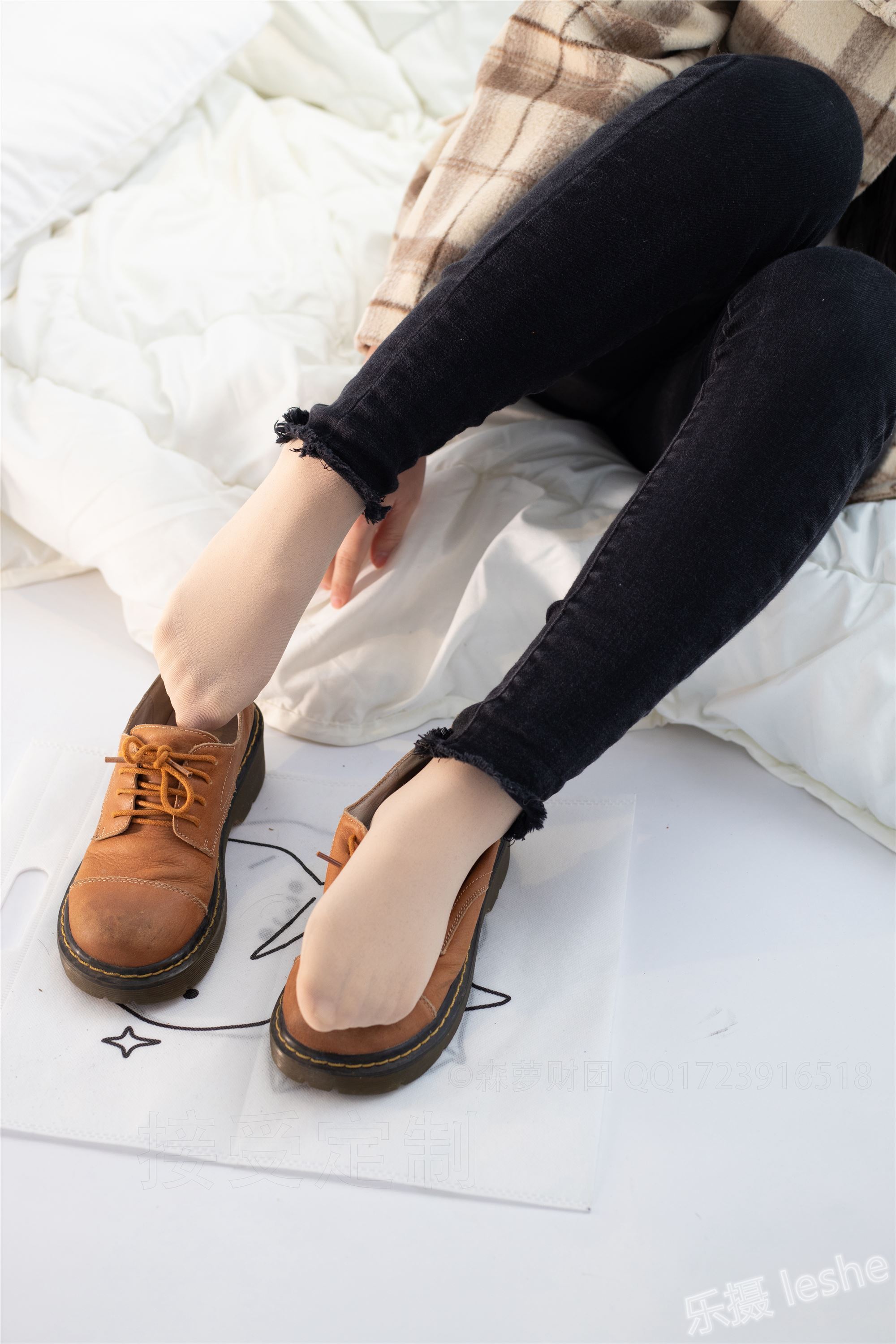 [森萝财团]萝莉丝足写真 ALPHA-018