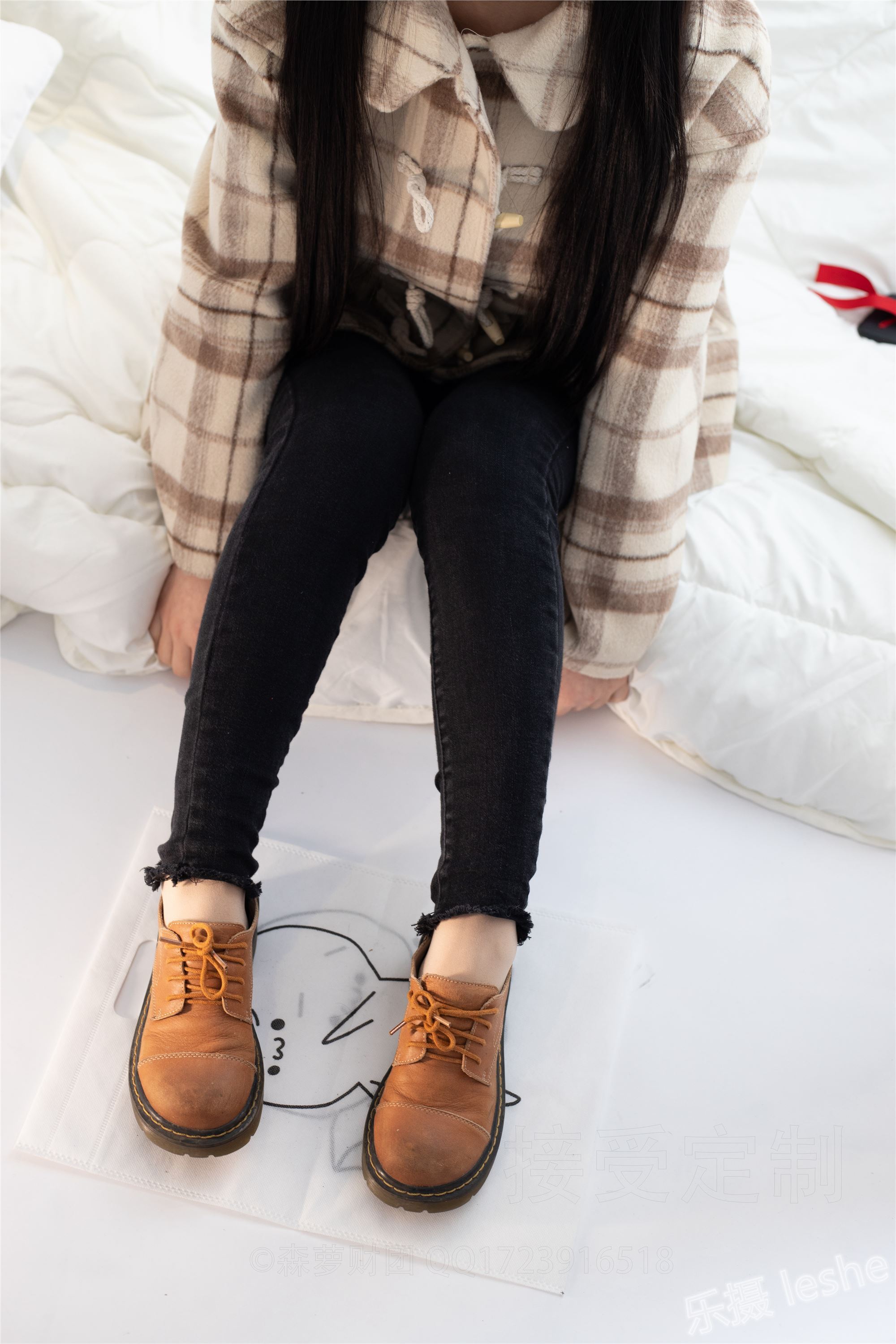 [森萝财团]萝莉丝足写真 ALPHA-018