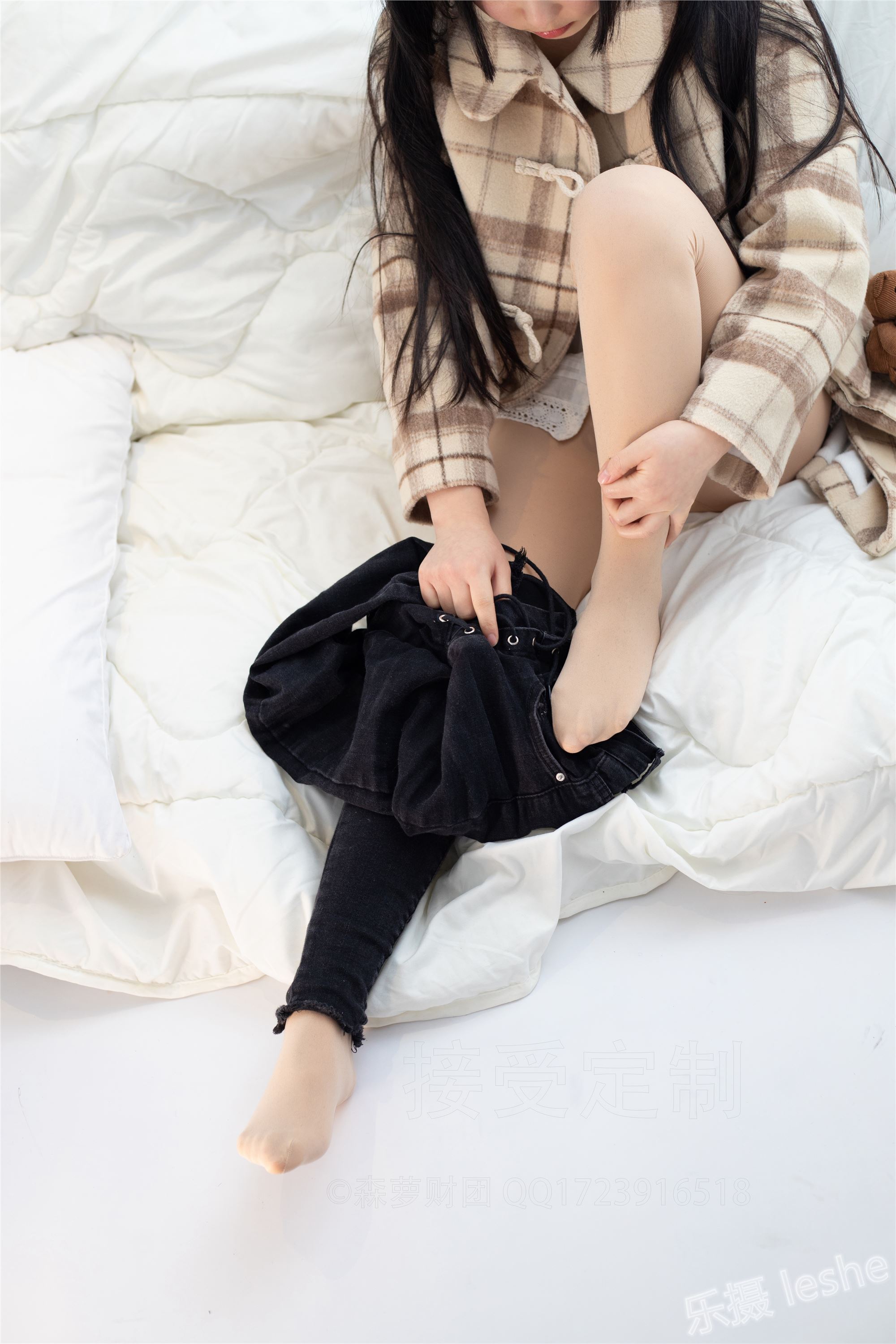 [森萝财团]萝莉丝足写真 ALPHA-018