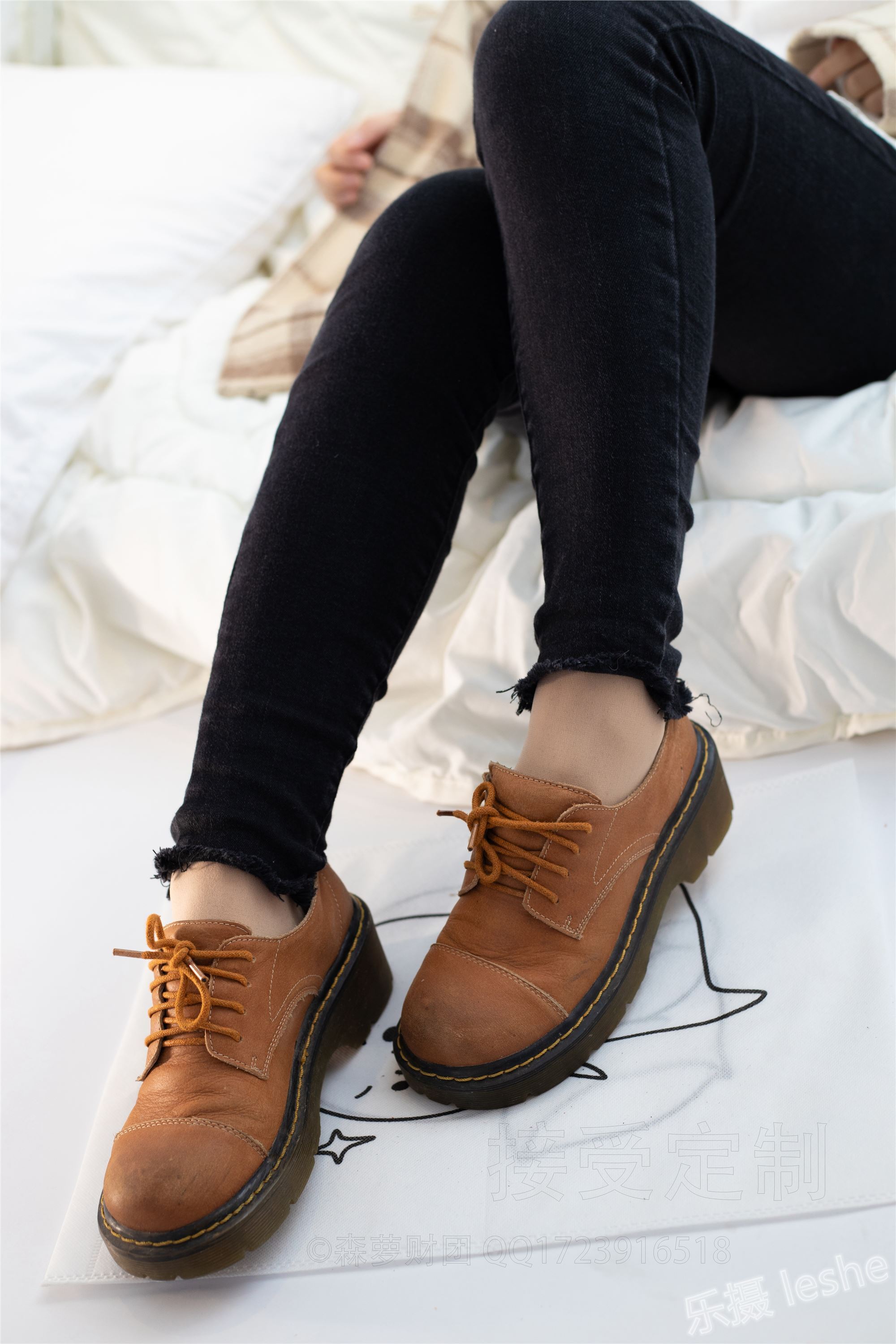 [森萝财团]萝莉丝足写真 ALPHA-018