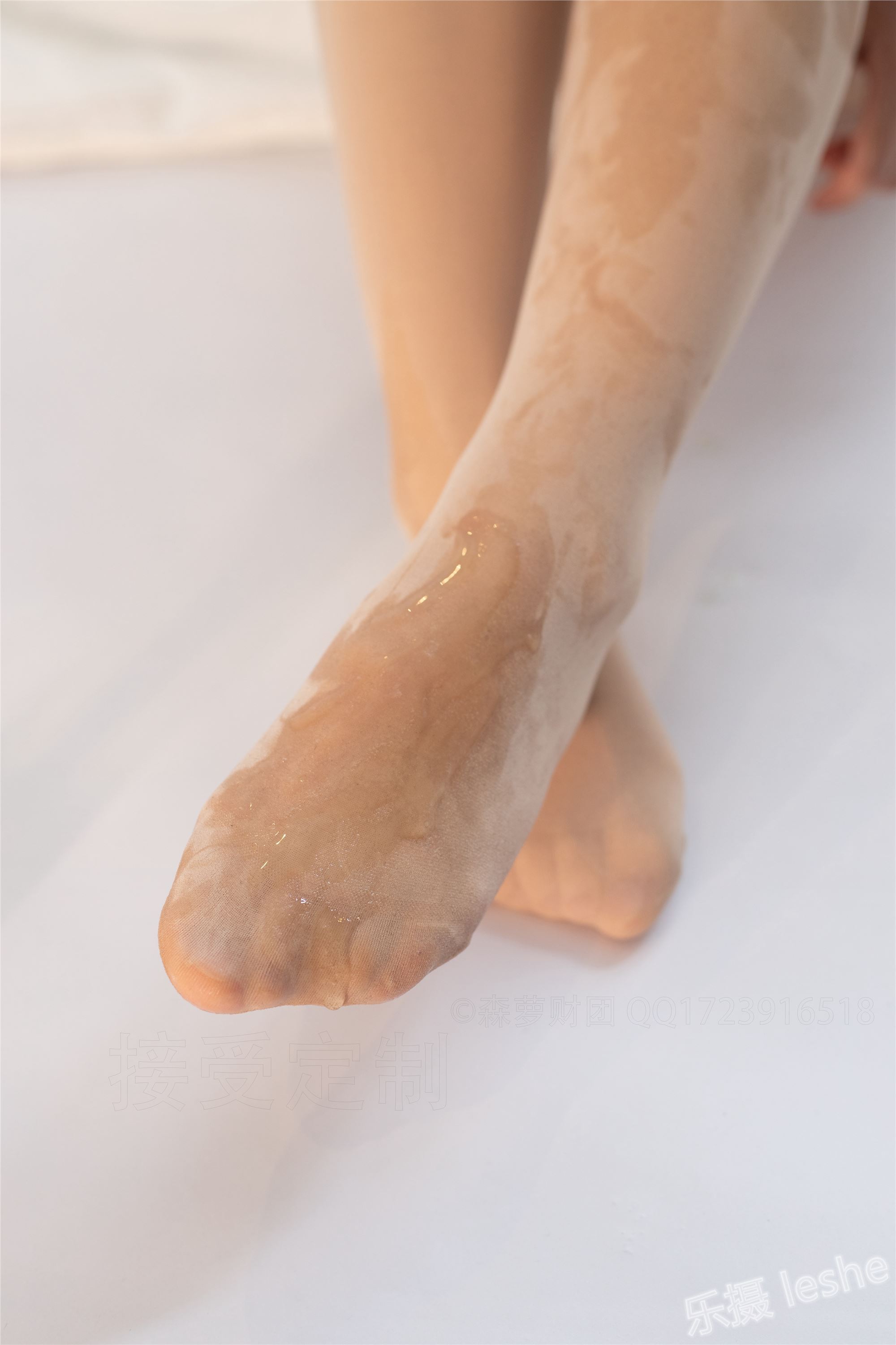 [森萝财团]萝莉丝足写真 ALPHA-018