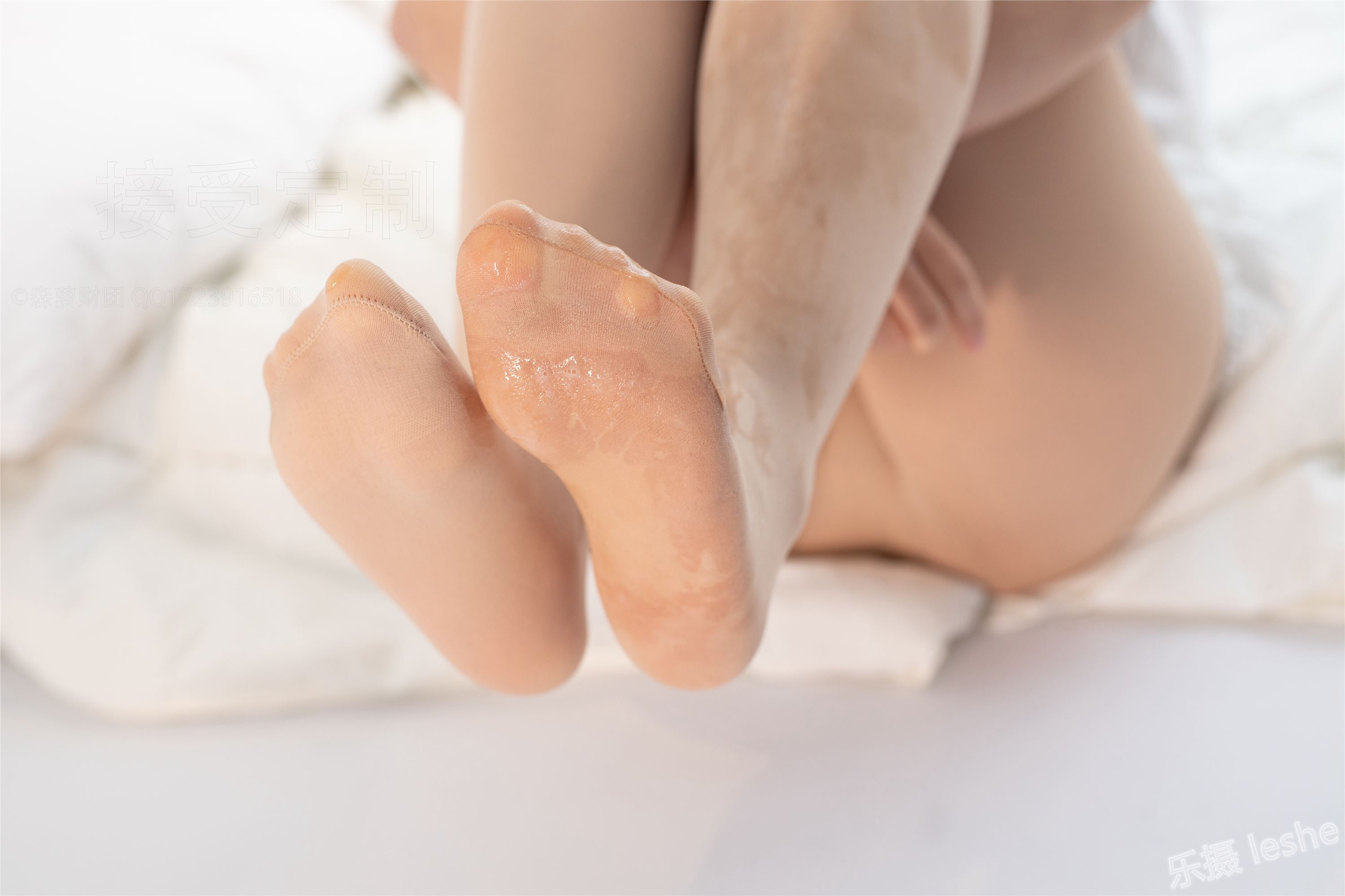 [森萝财团]萝莉丝足写真 ALPHA-018