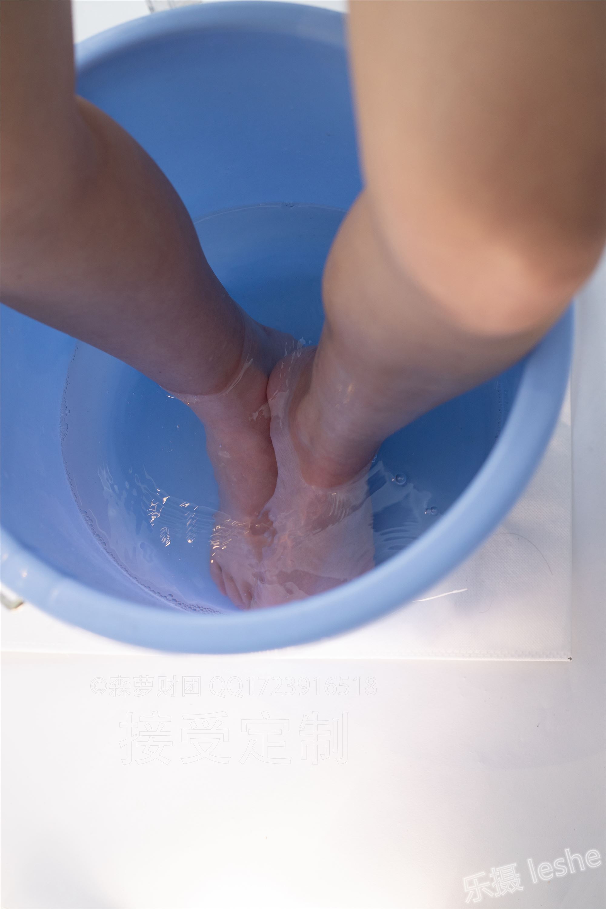 [森萝财团]萝莉丝足写真 ALPHA-018