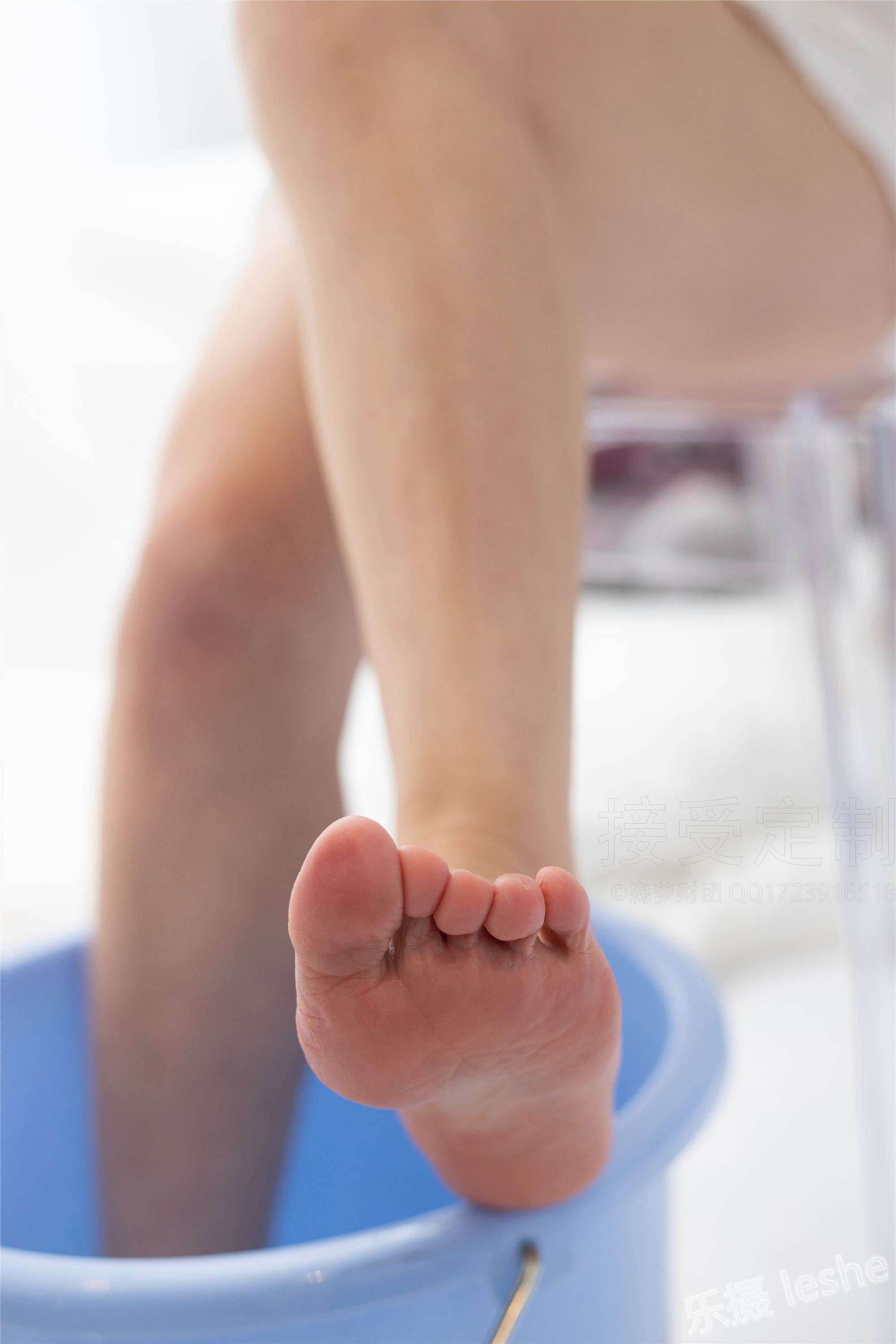 [森萝财团]萝莉丝足写真 ALPHA-018