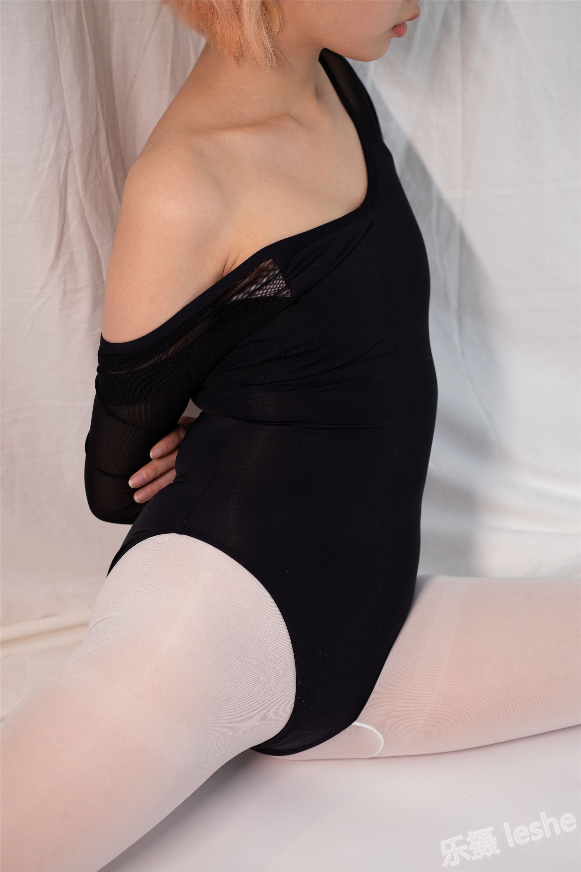 [森萝财团]萝莉丝足写真 ALPHA-019