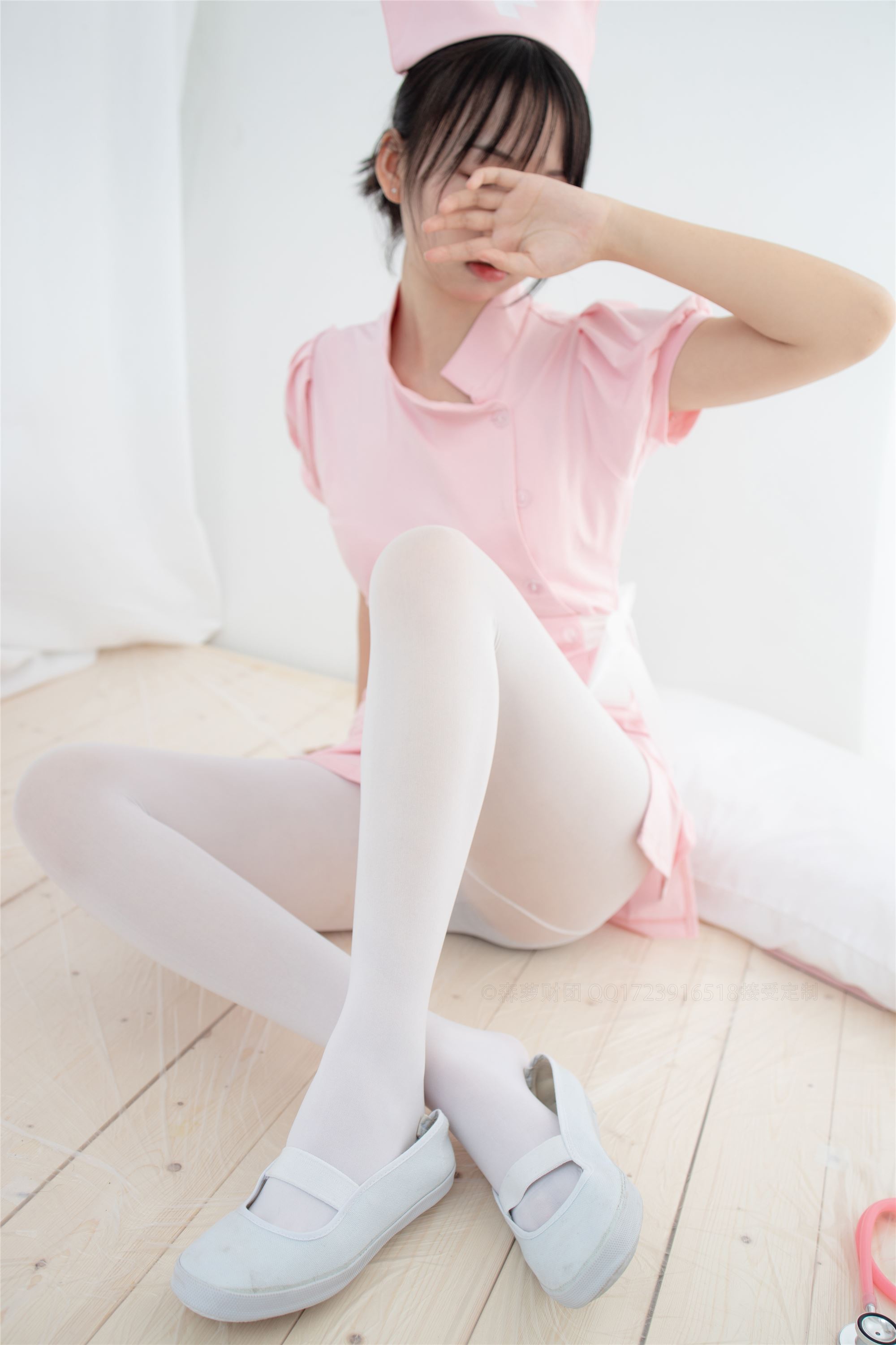 [森萝财团]萝莉丝足写真 ALPHA-020