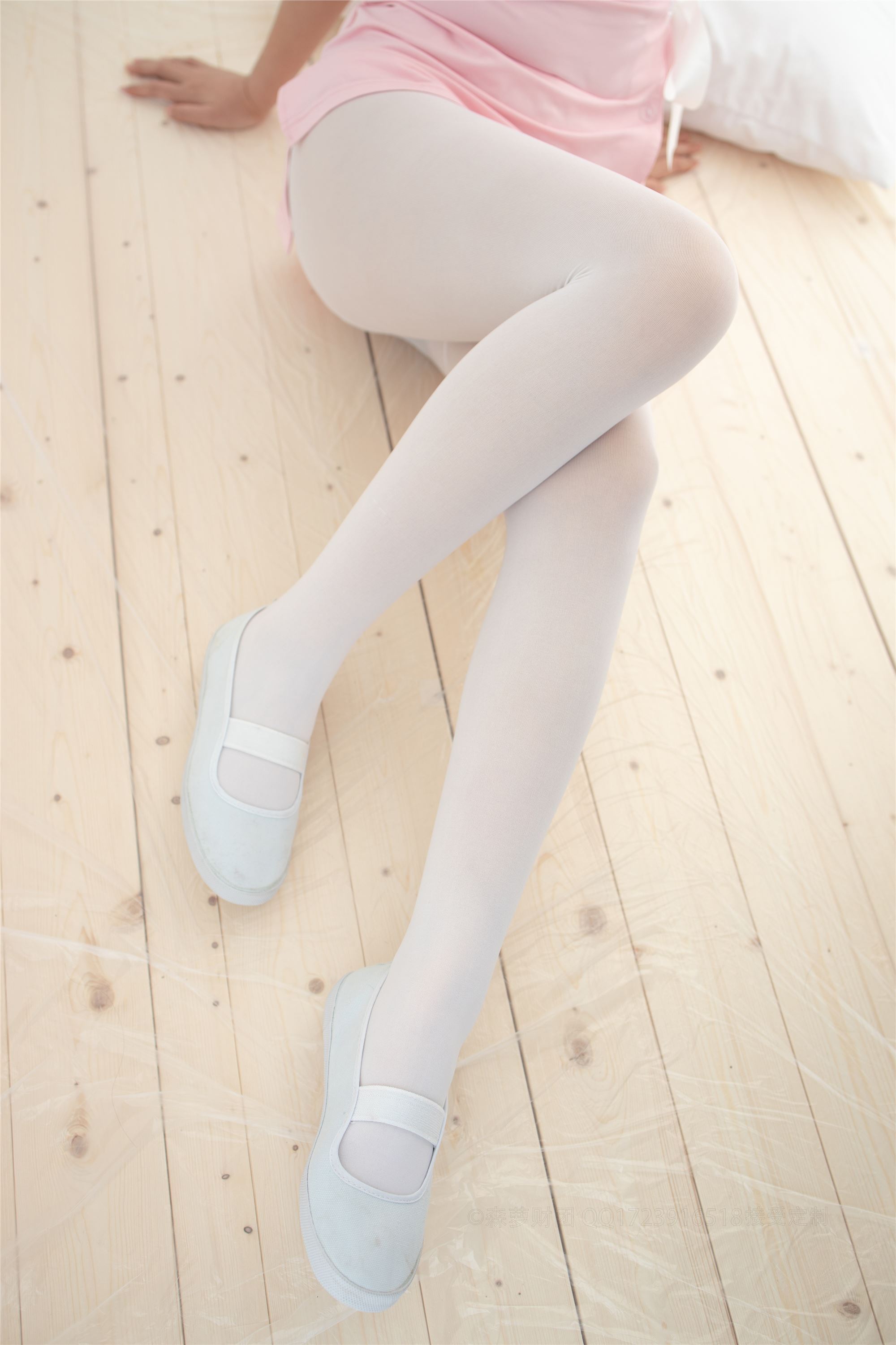 [森萝财团]萝莉丝足写真 ALPHA-020