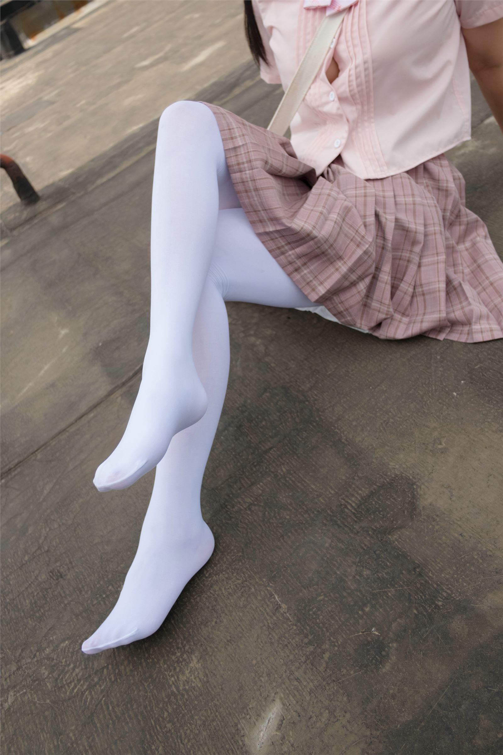 森萝财团写真 - [BETA-001] 高中生的户外白丝