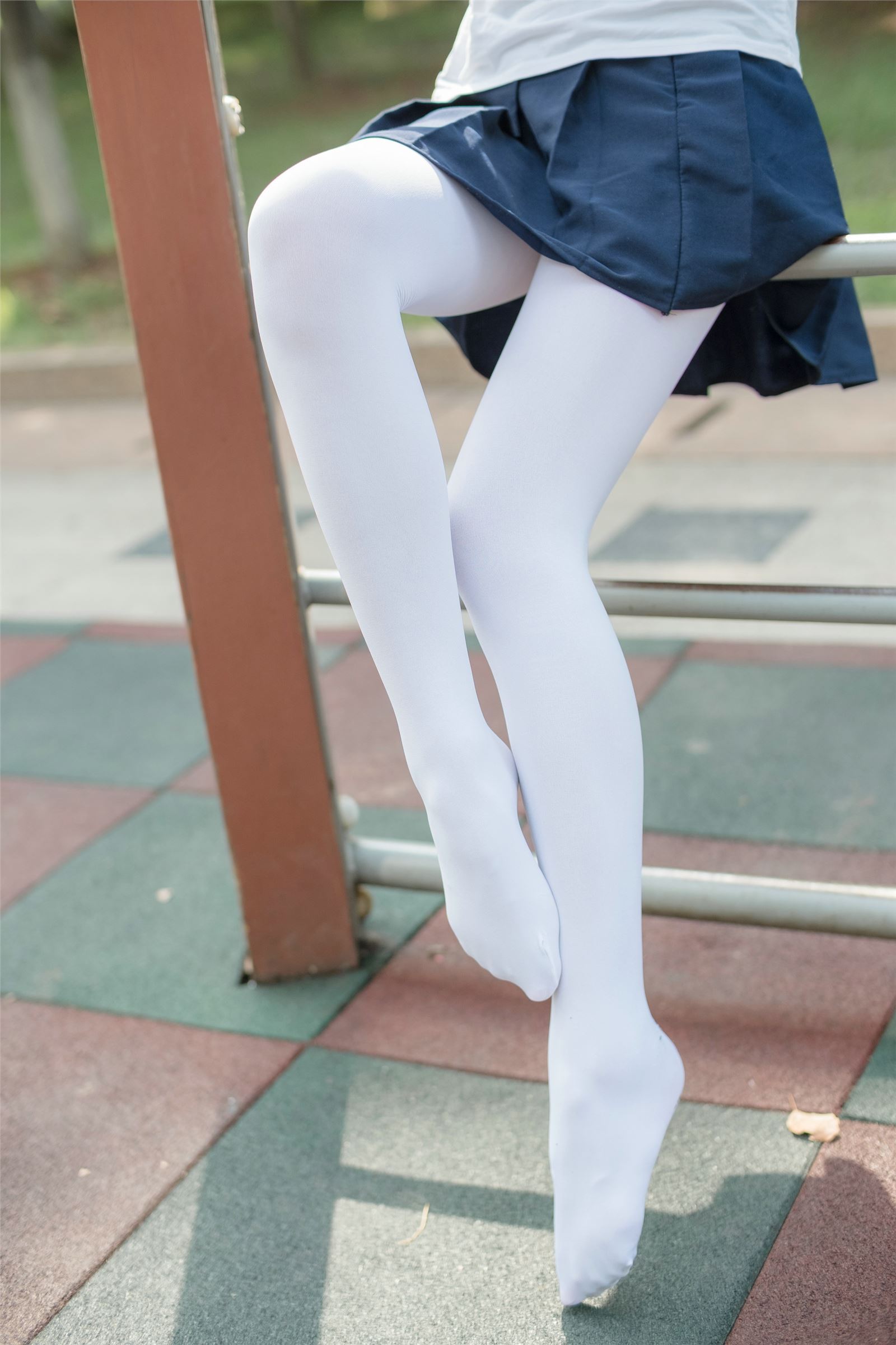 森萝财团写真 - [BETA-001] 高中生的户外白丝