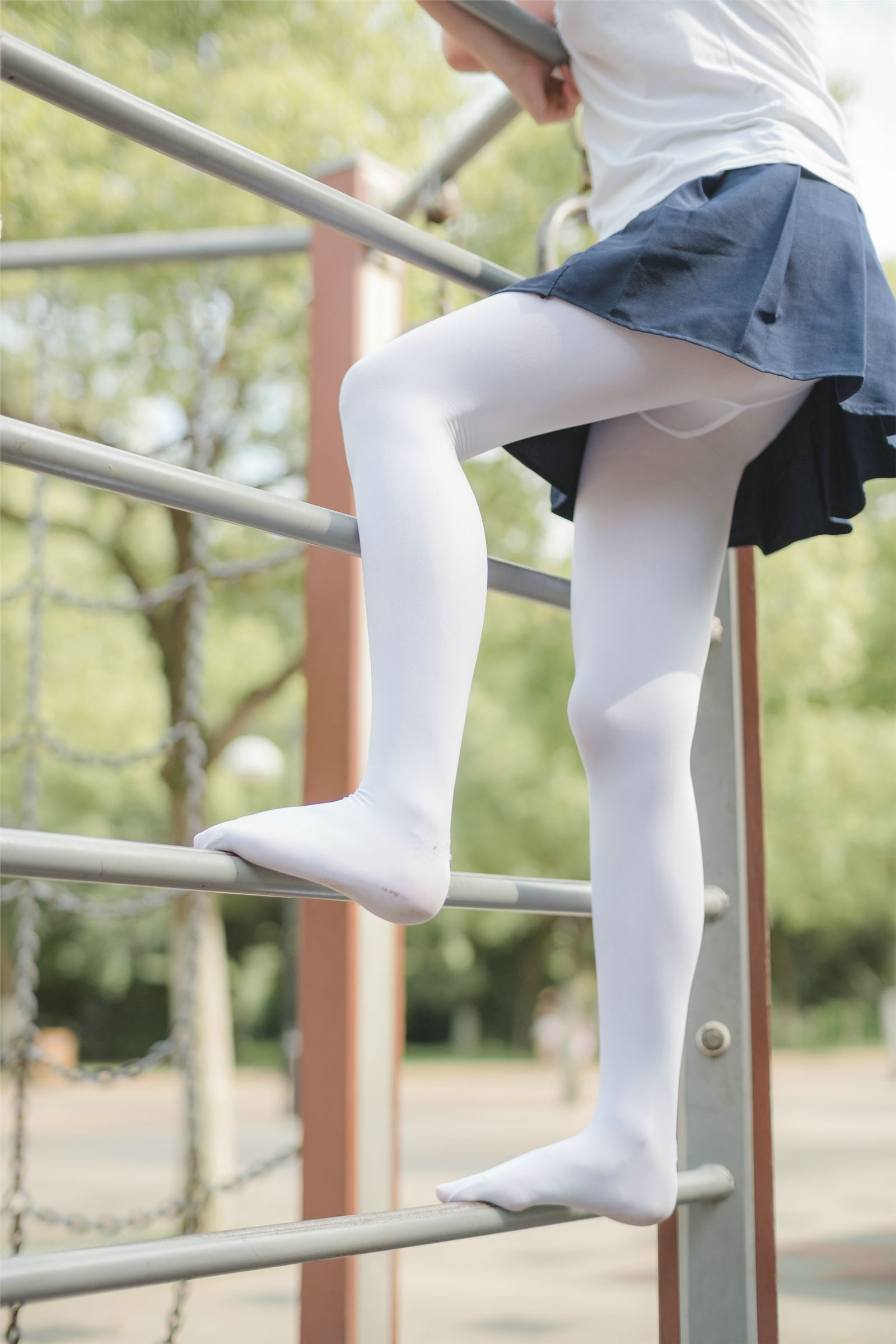 森萝财团写真 - [BETA-001] 高中生的户外白丝