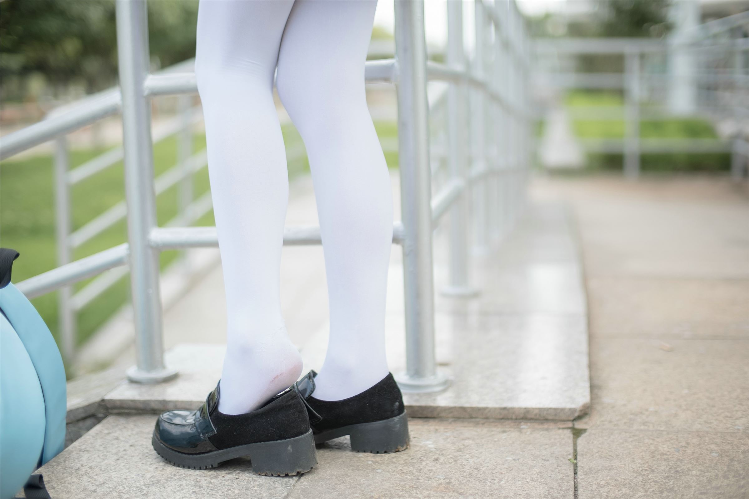 森萝财团写真 - [BETA-001] 高中生的户外白丝