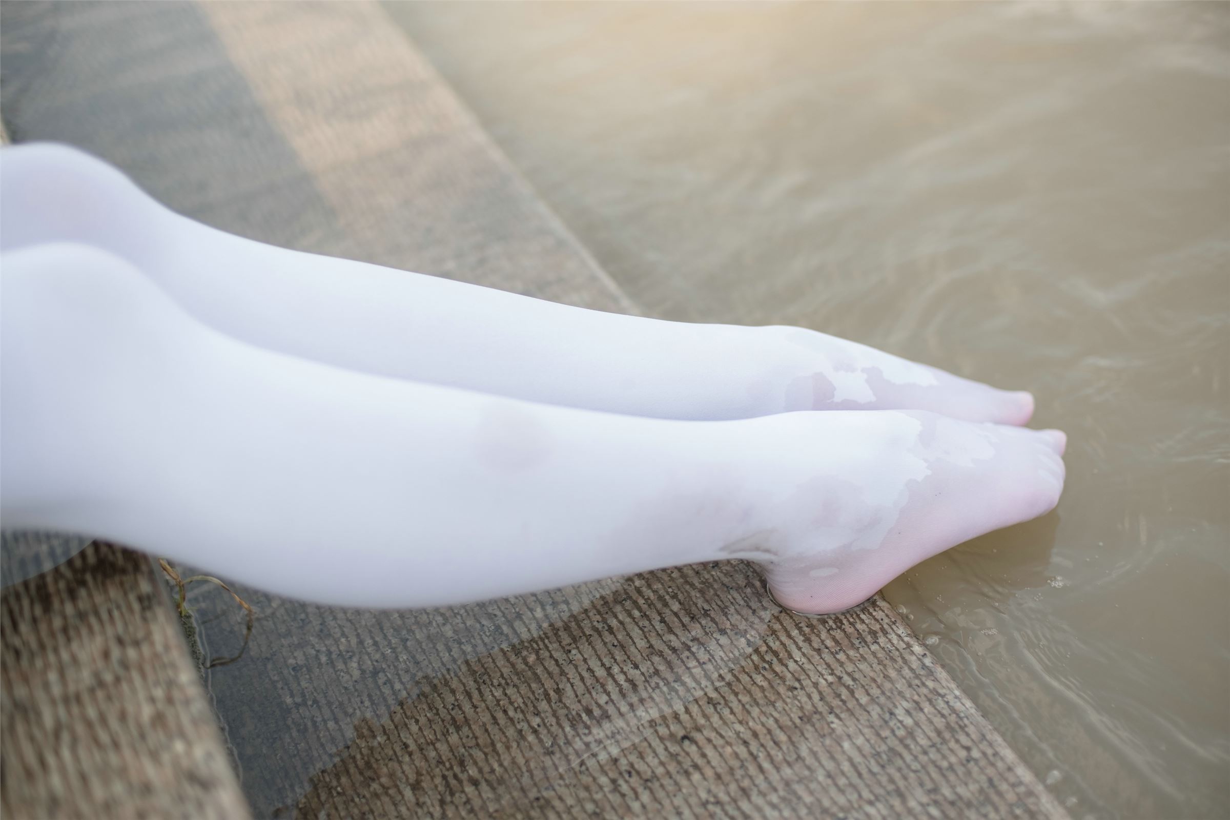 森萝财团写真 - [BETA-001] 高中生的户外白丝