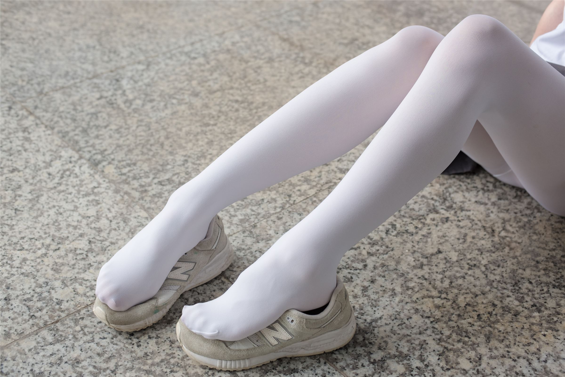 [森萝财团]萝莉丝足写真 BETA-003