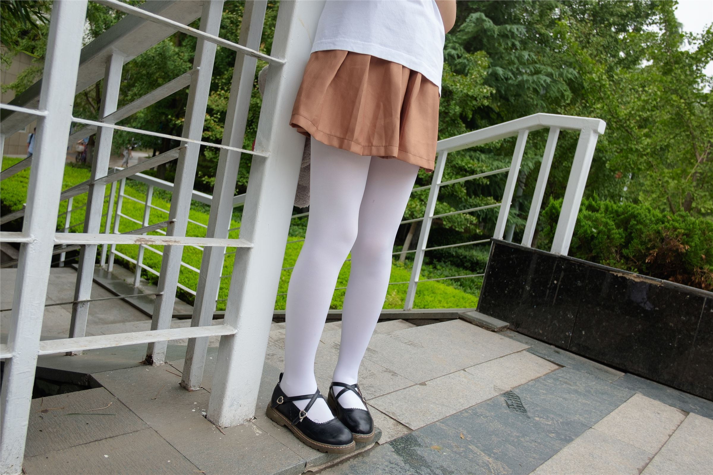 [森萝财团]萝莉丝足写真 BETA-004