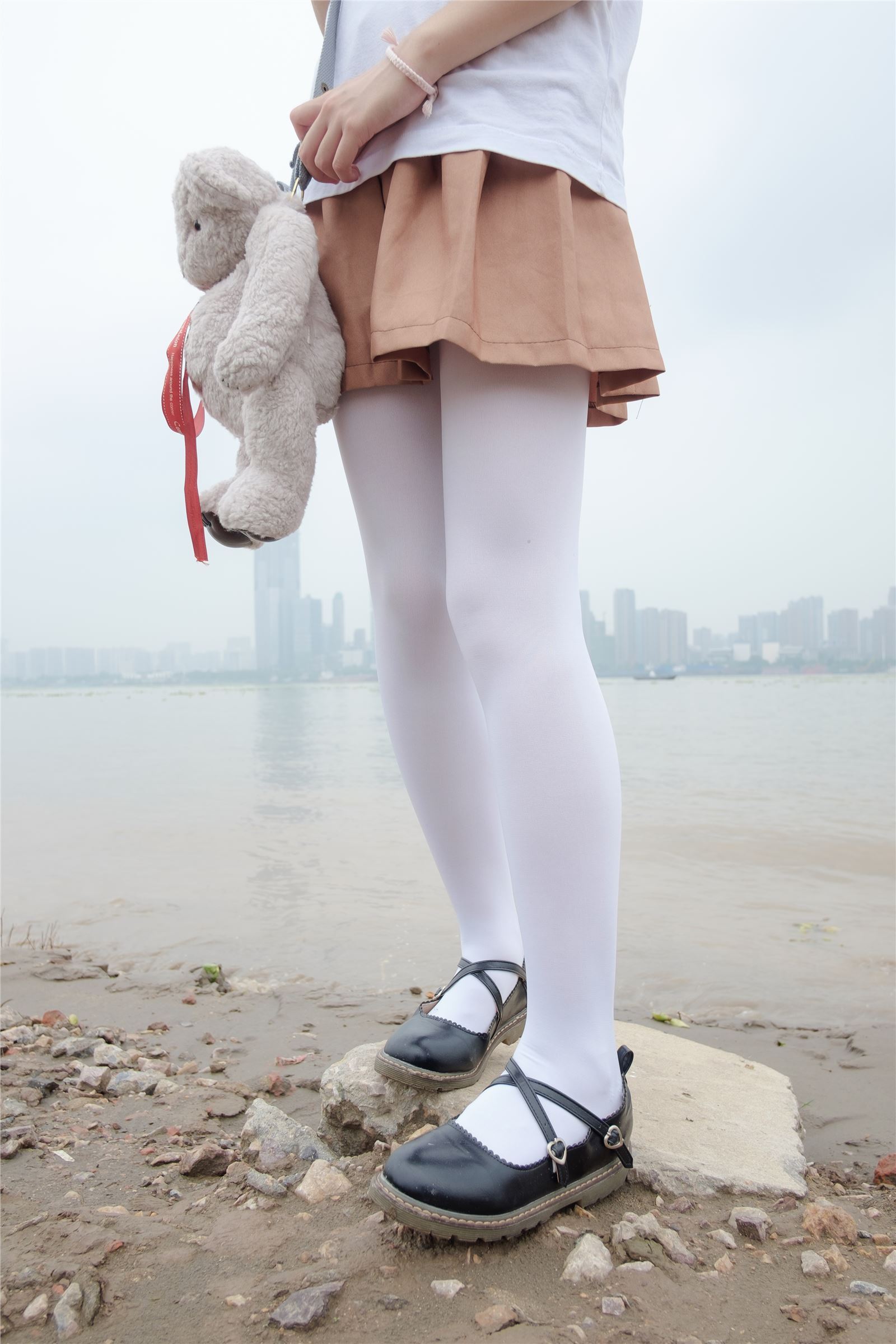 [森萝财团]萝莉丝足写真 BETA-004