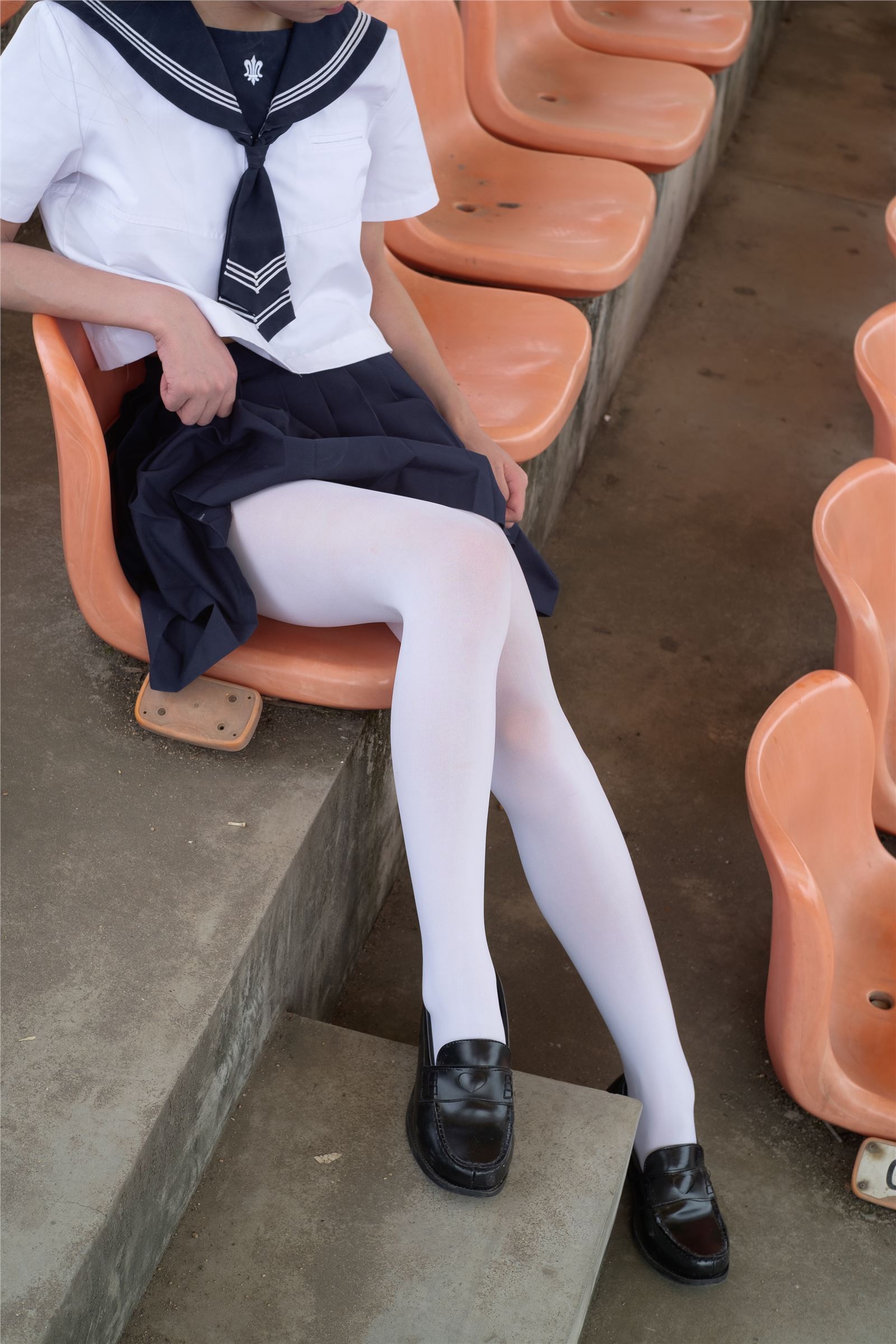 [森萝财团]萝莉丝足写真 BETA-004