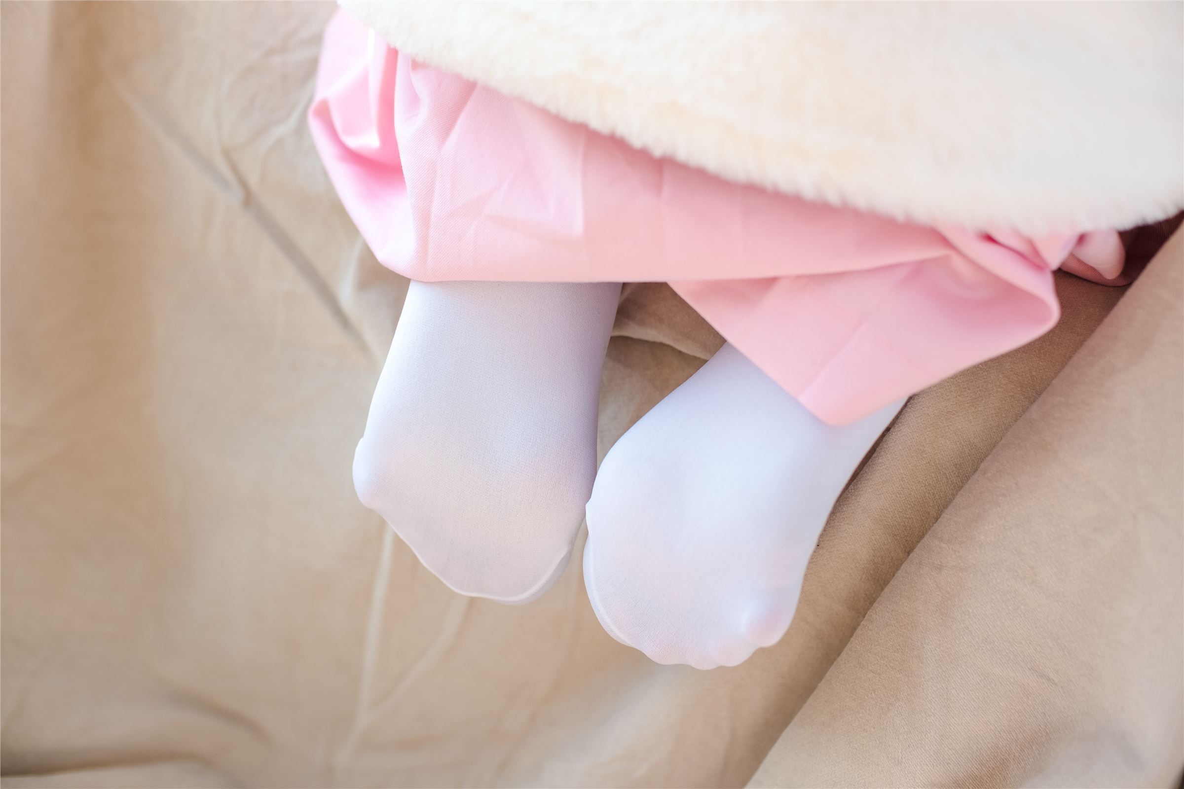 [森萝财团]萝莉丝足写真 BETA-013