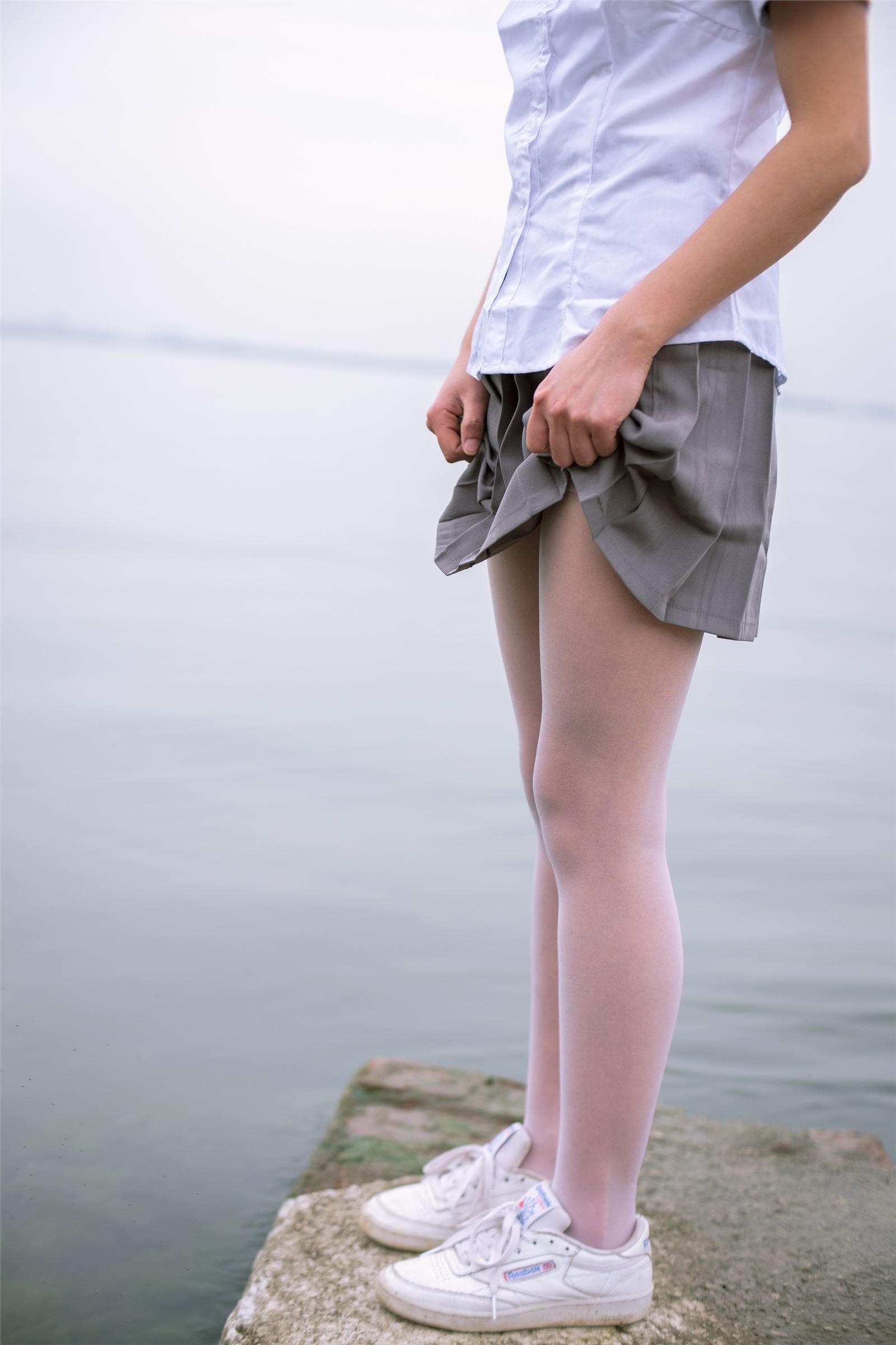 森萝财团写真 - [BETA-014] 学生妹的外拍写真