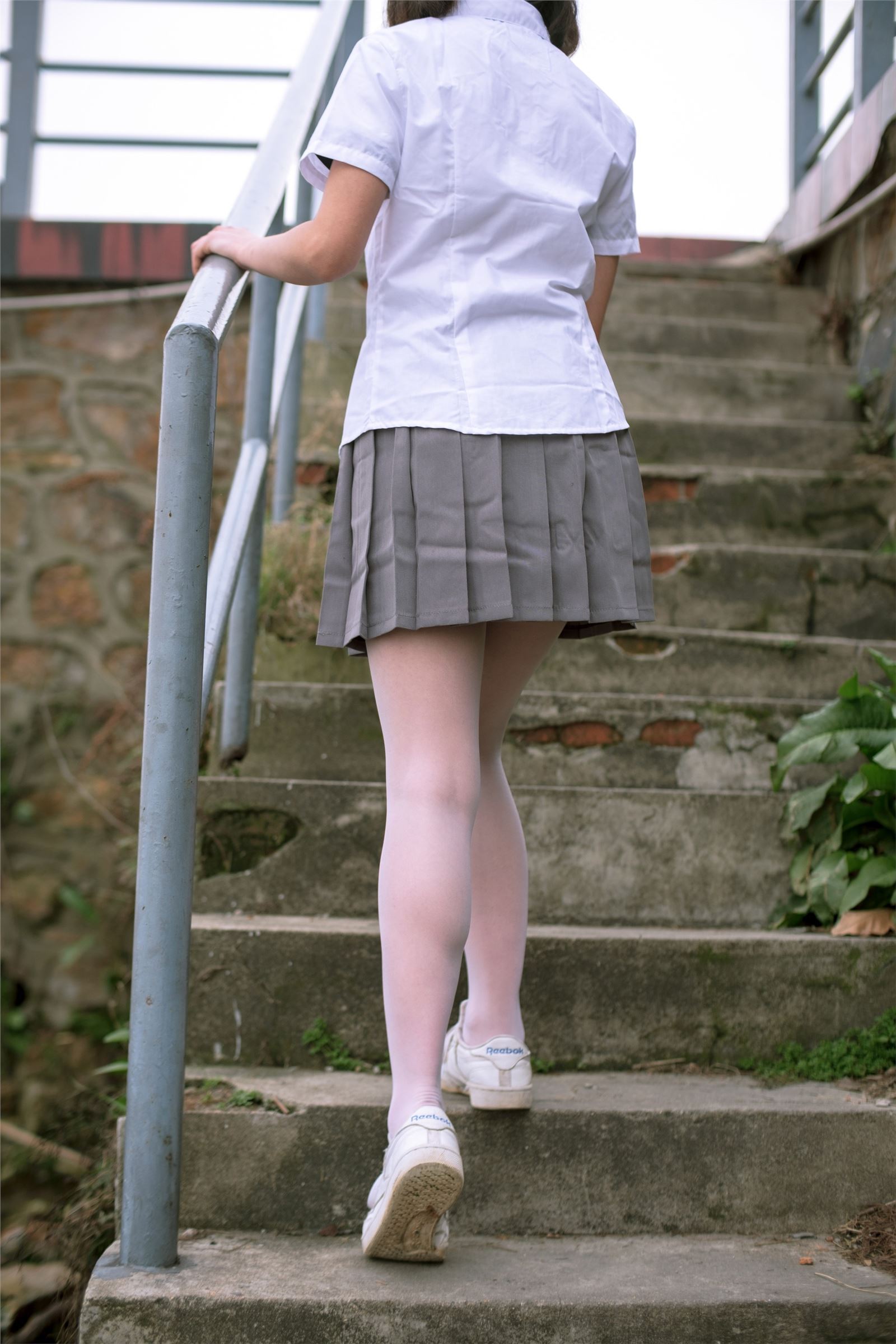 森萝财团写真 - [BETA-014] 学生妹的外拍写真