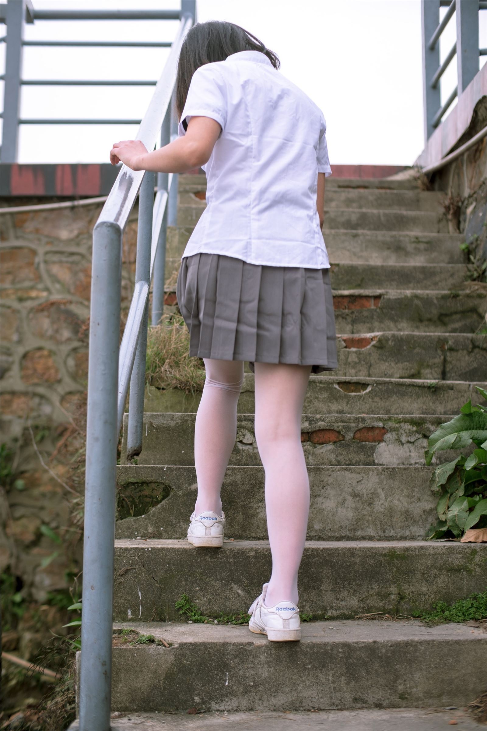 森萝财团写真 - [BETA-014] 学生妹的外拍写真