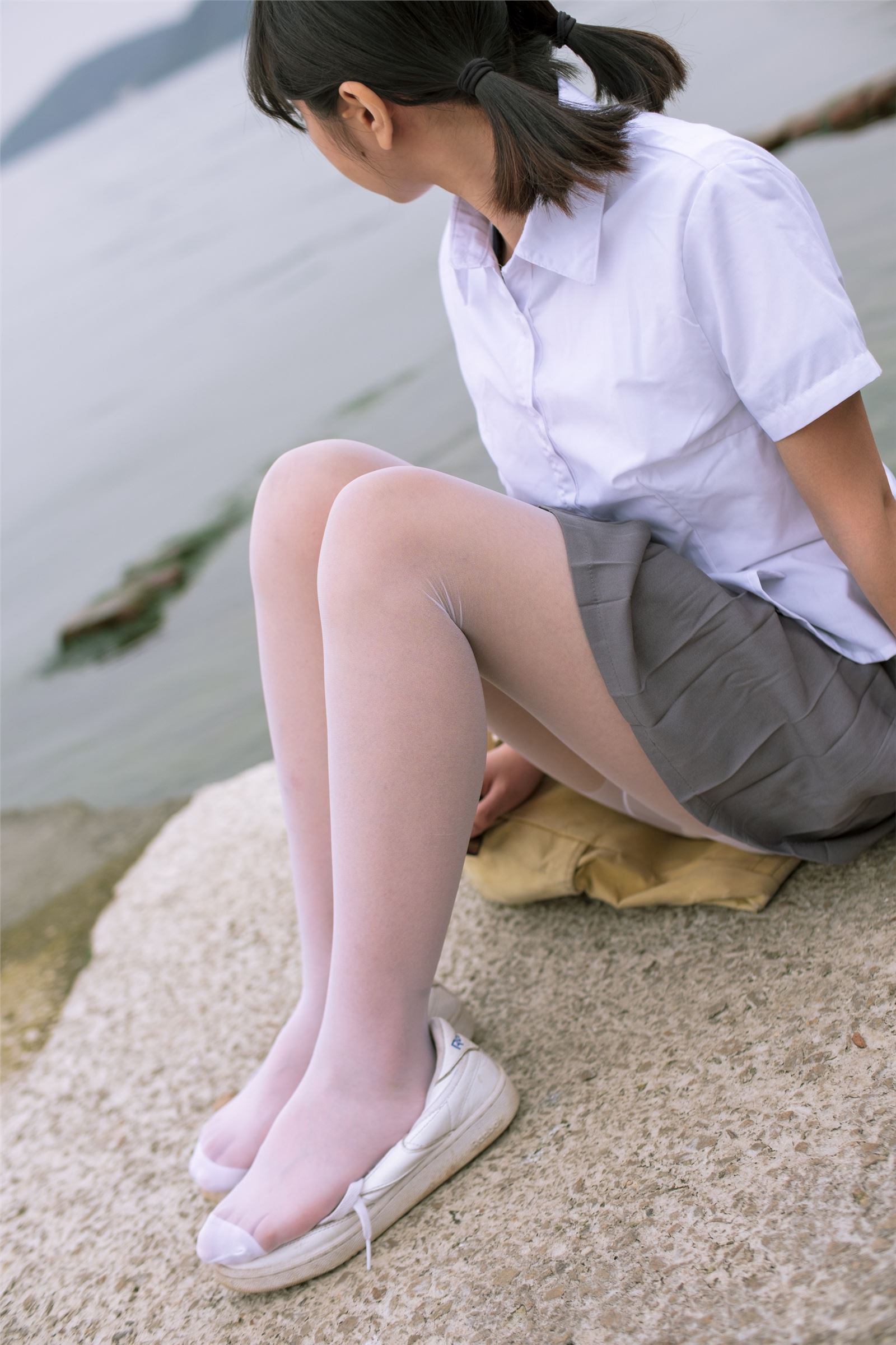 森萝财团写真 - [BETA-014] 学生妹的外拍写真