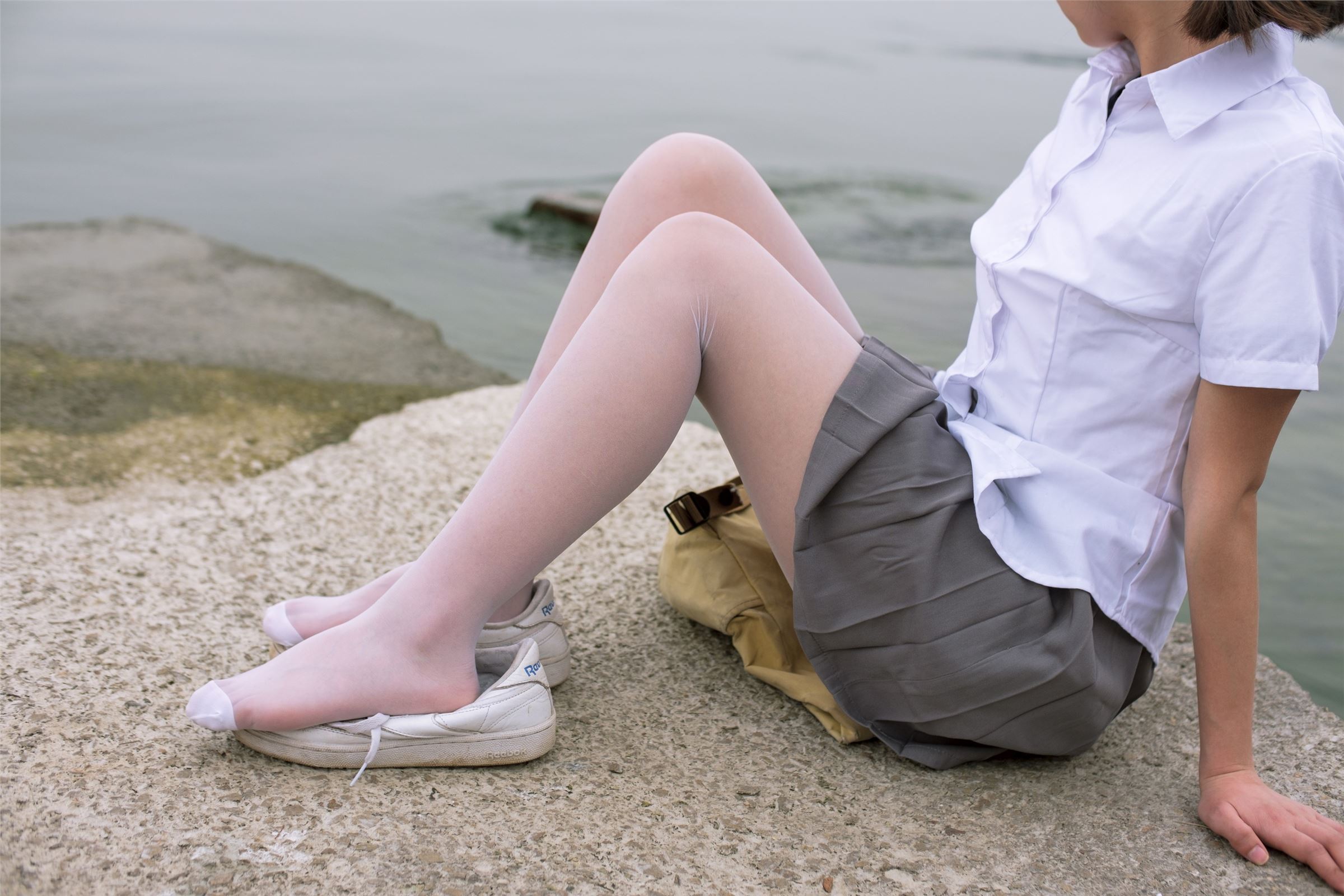 森萝财团写真 - [BETA-014] 学生妹的外拍写真