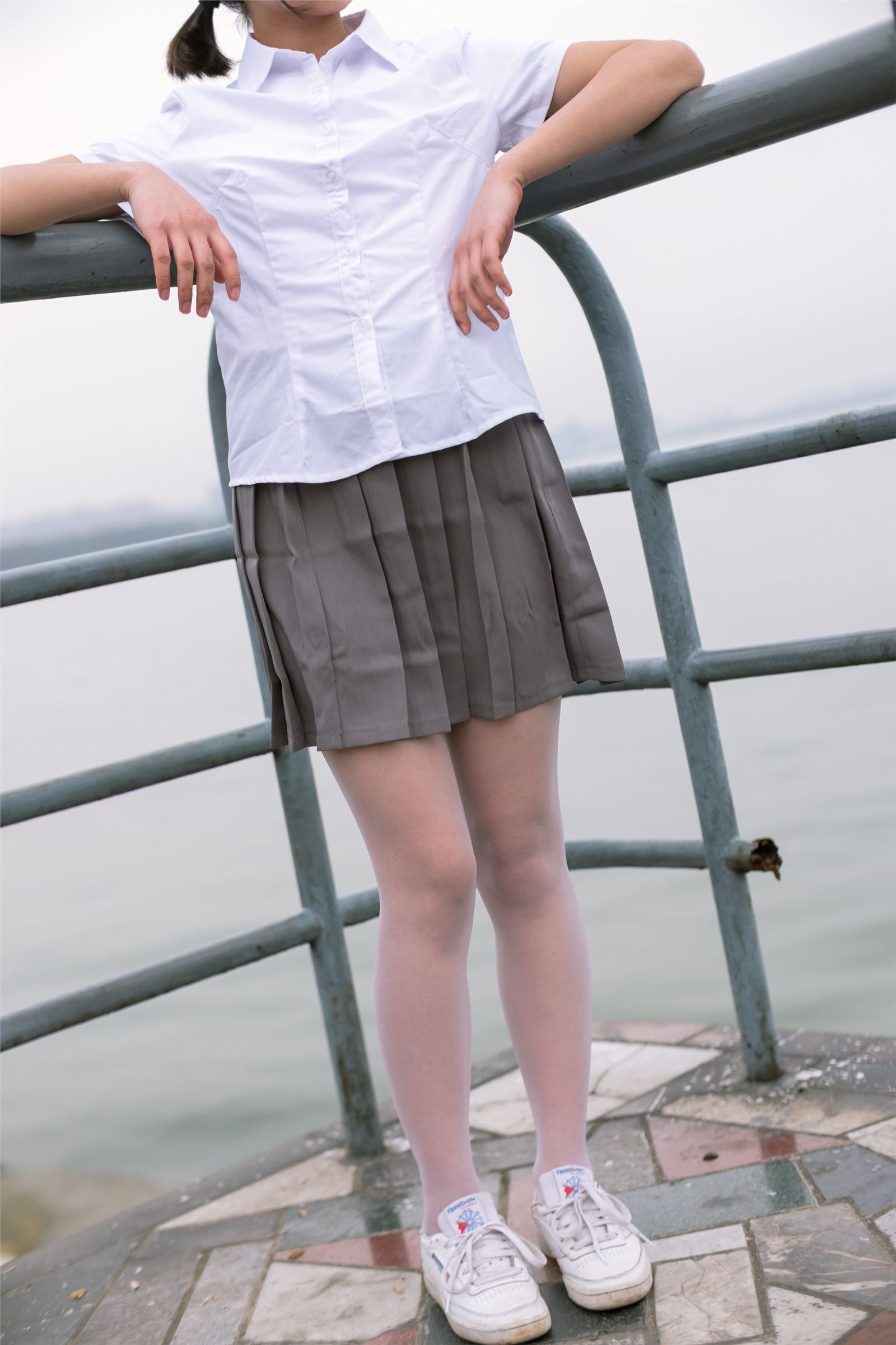 森萝财团写真 - [BETA-014] 学生妹的外拍写真