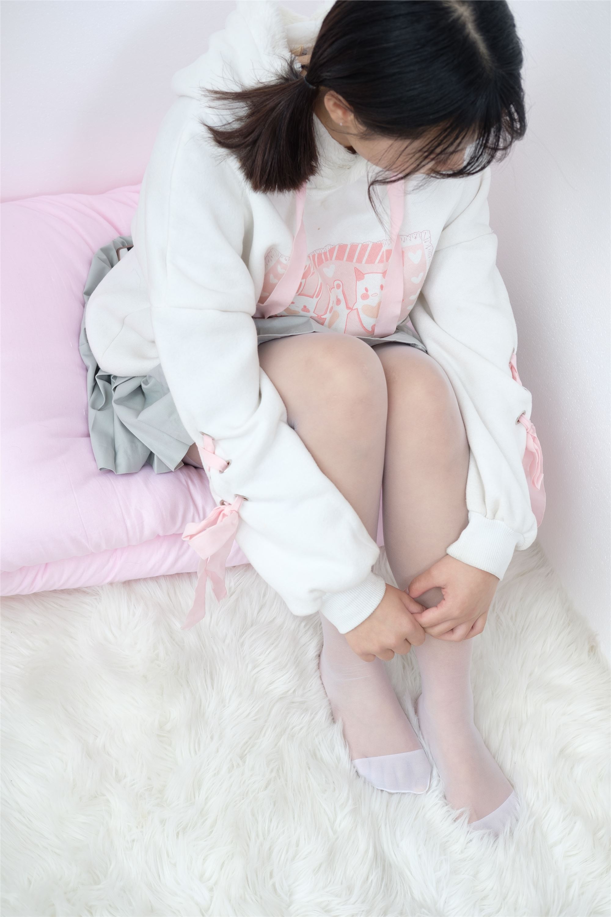 [森萝财团]萝莉丝足写真 BETA-016