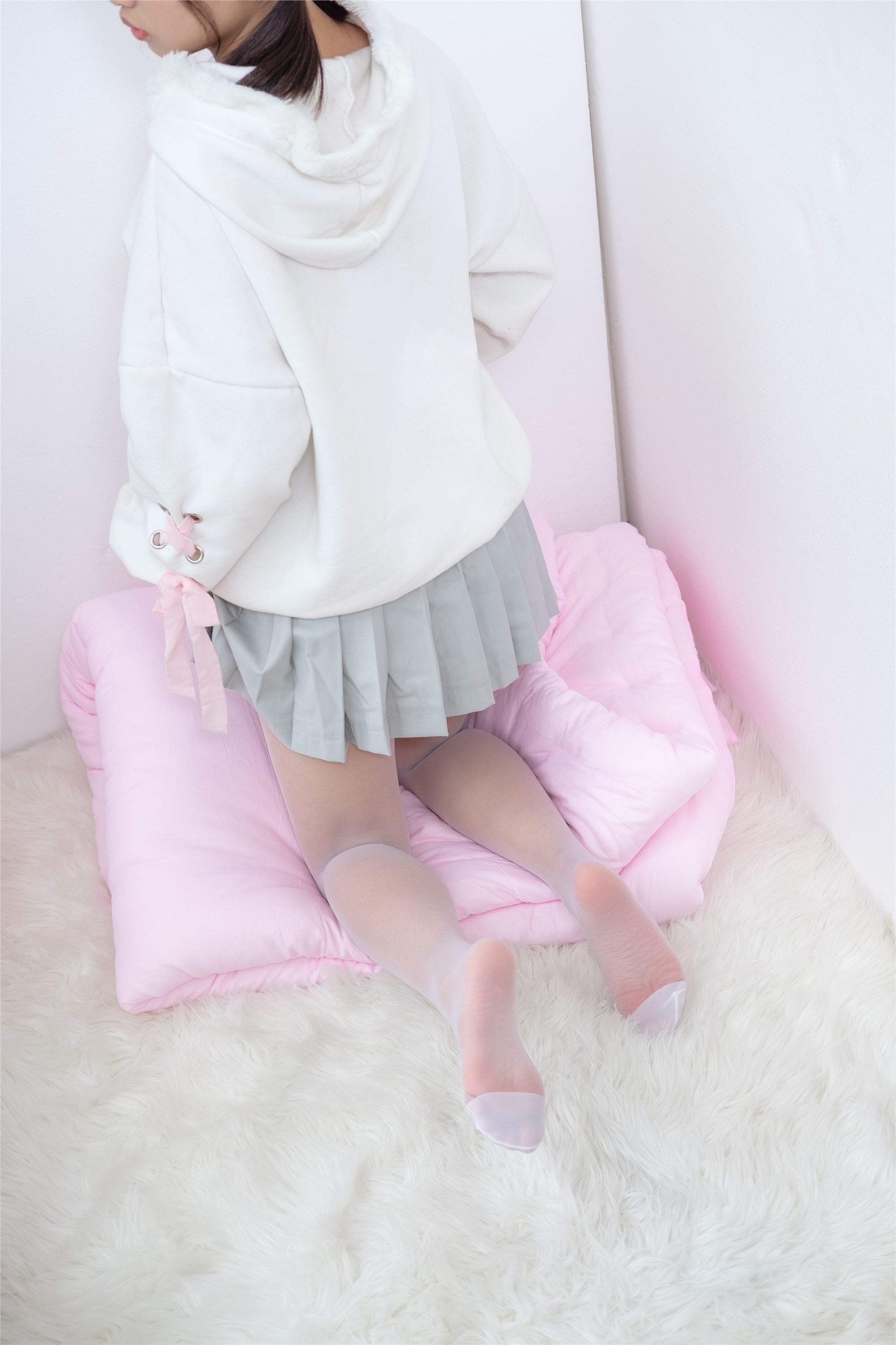 [森萝财团]萝莉丝足写真 BETA-016