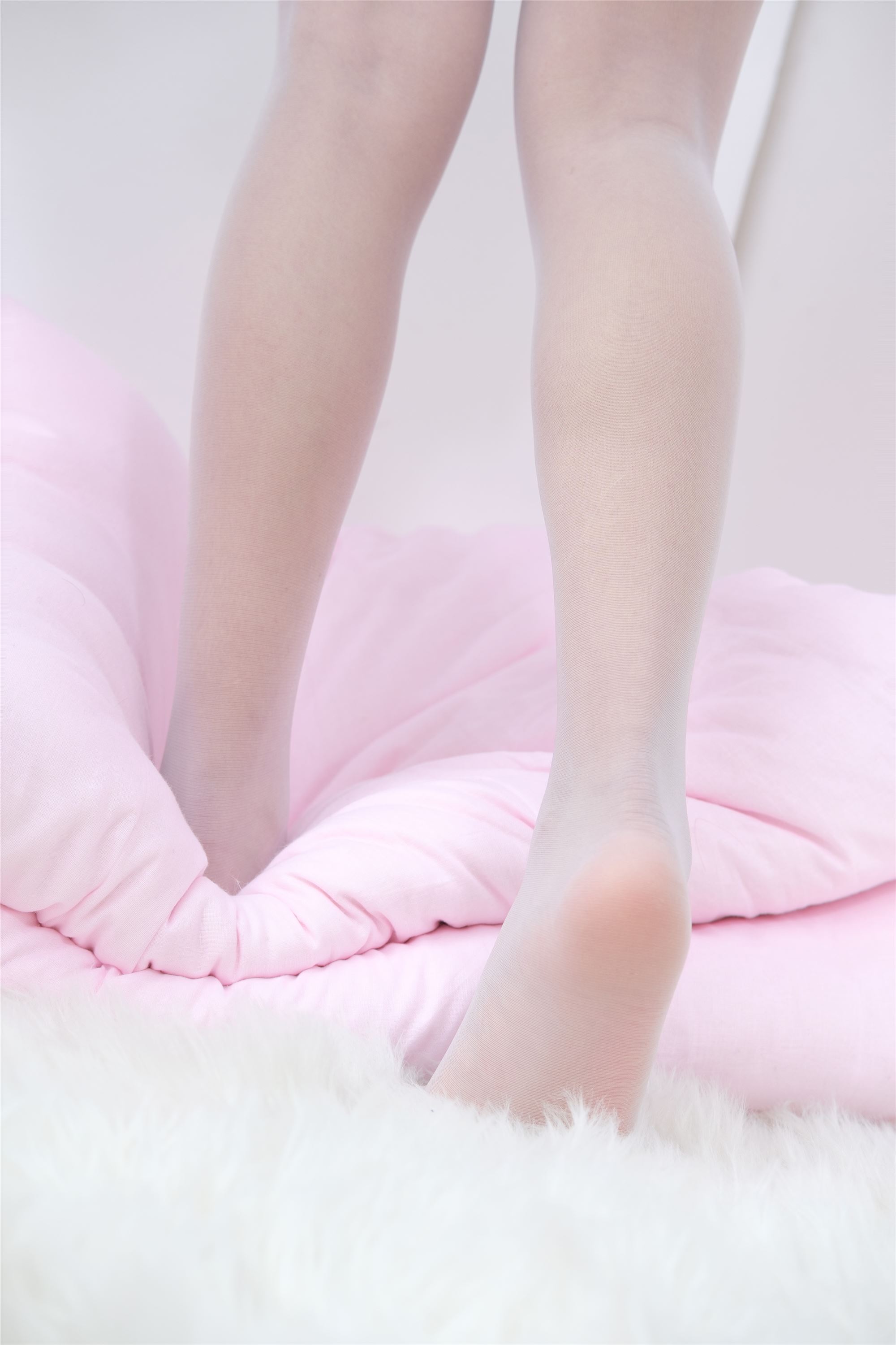 [森萝财团]萝莉丝足写真 BETA-016