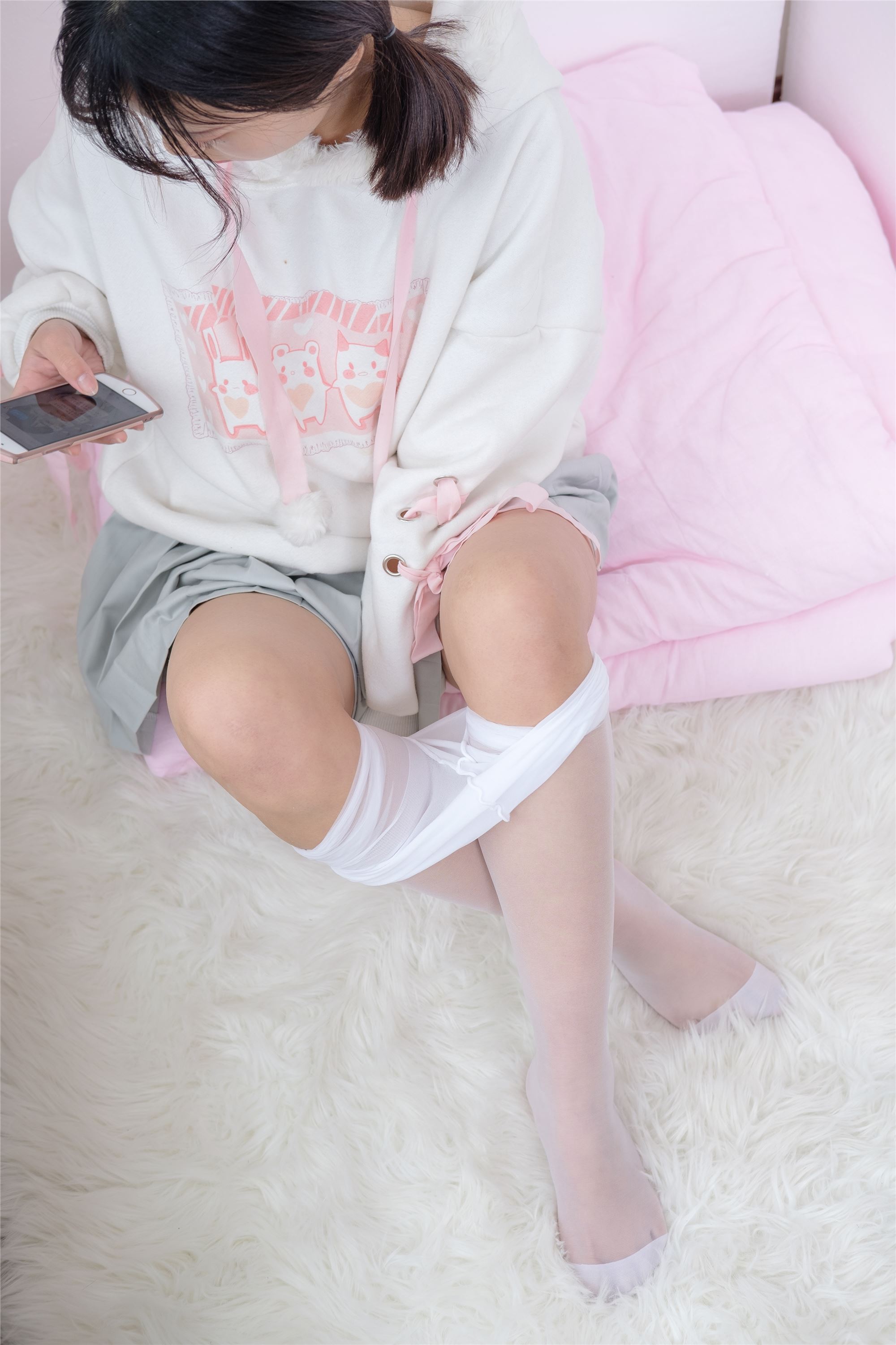 [森萝财团]萝莉丝足写真 BETA-016